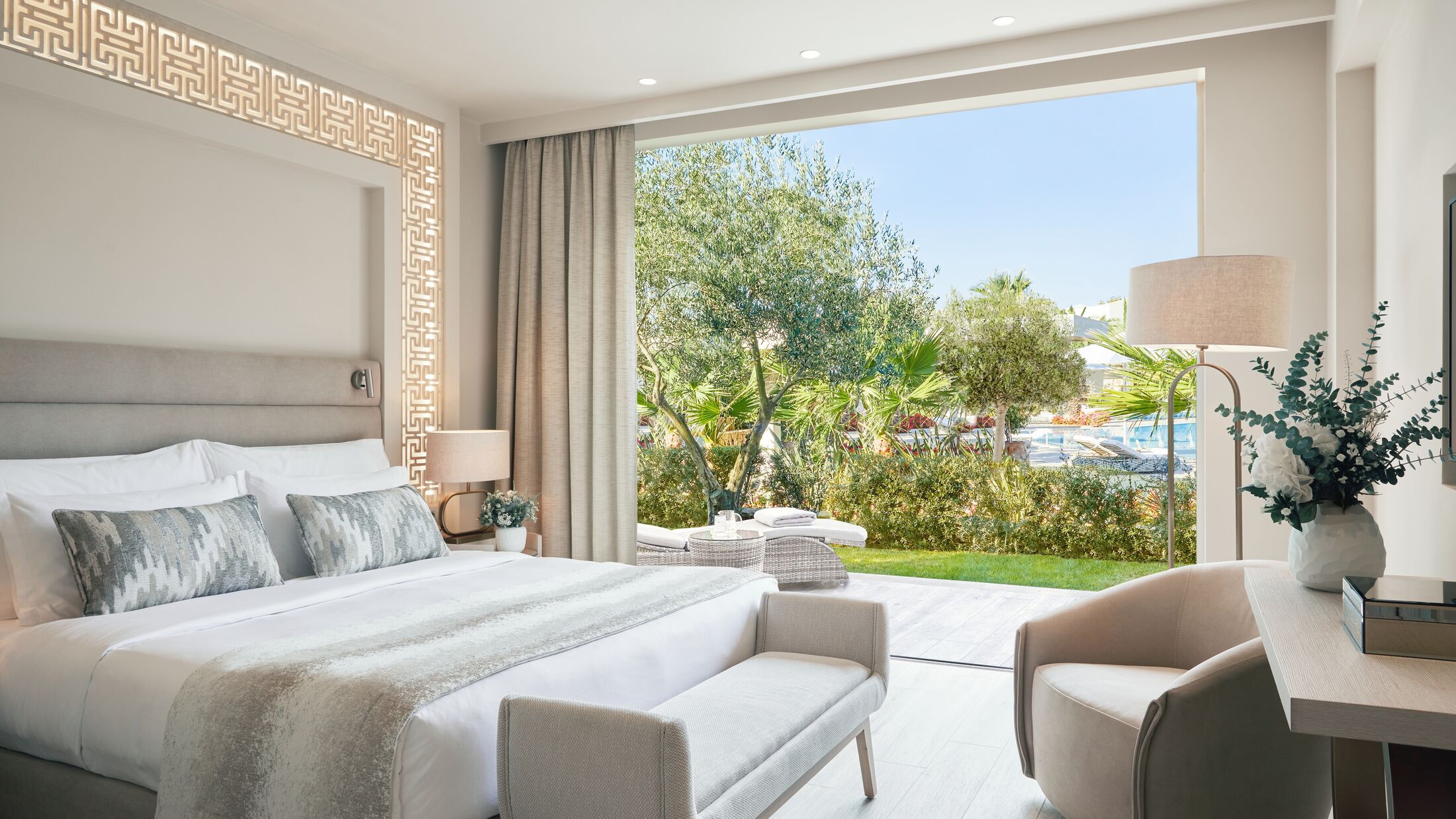 Porto-Sani-2025-One-Bedroom-Suite-Private-Garden-001-107023-Hybris