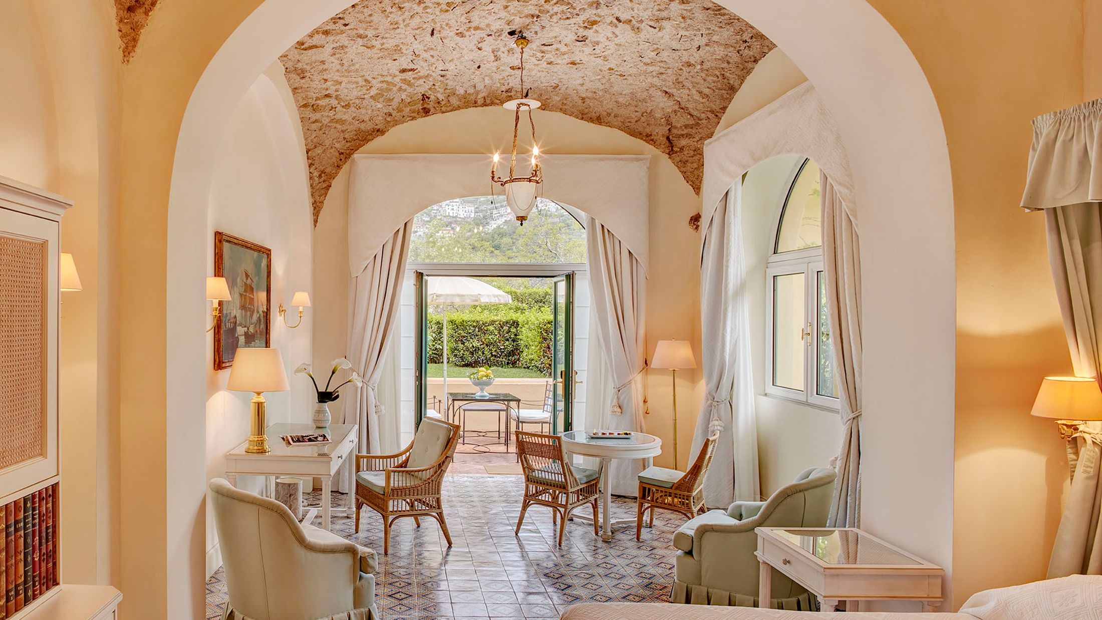 114957-Double-Standard-Sole-Use-001-Hybris