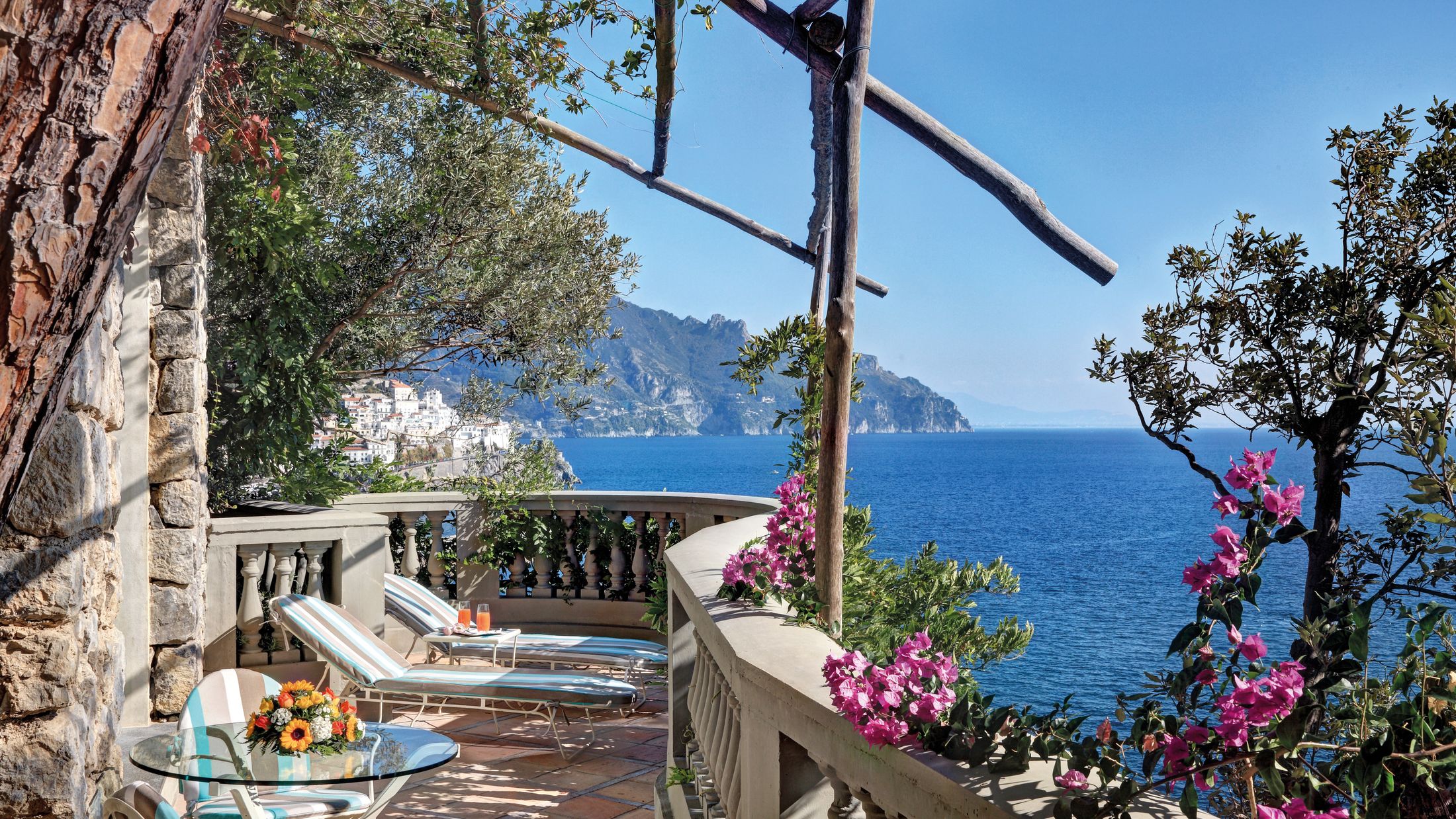 105135-Suite-001-Hybris