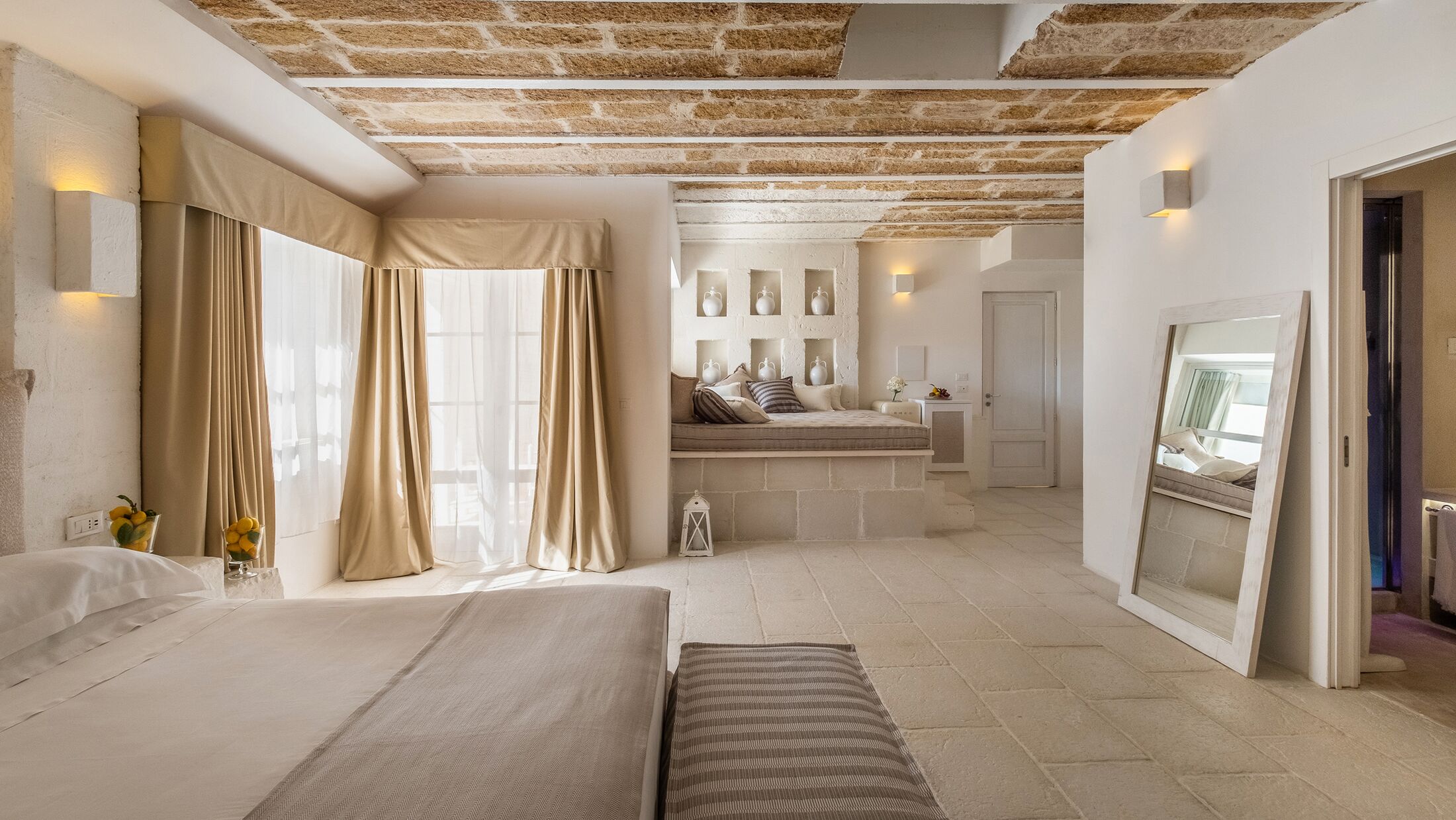 Baglioni-Masseria-Muzza-2023-Junior-Suite-Sunset-View-007-121861-Hybris