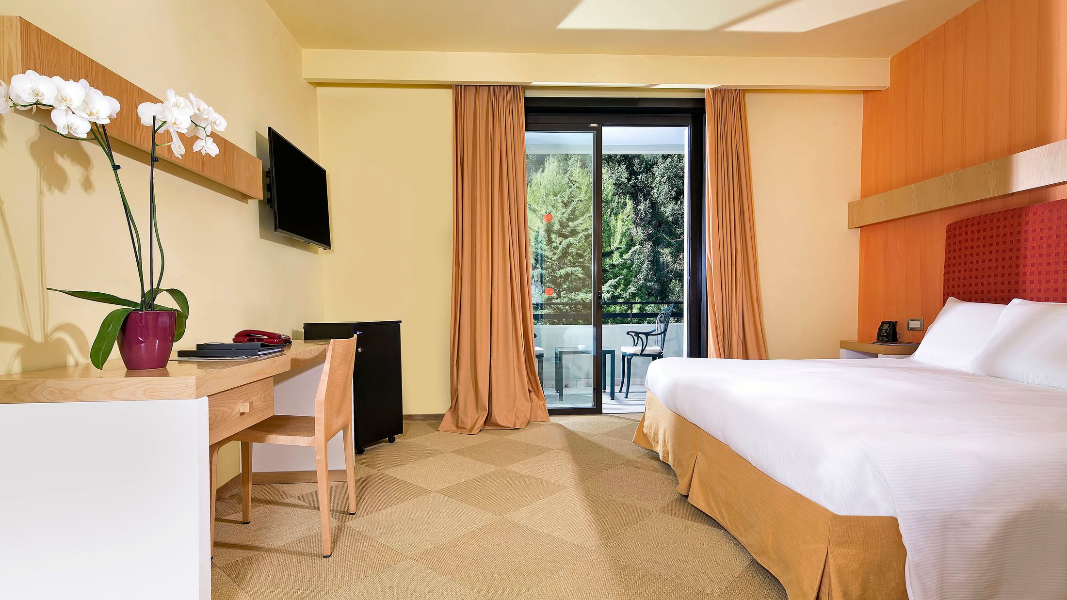 119132-King-Mountain-View-Room-001-Hybris