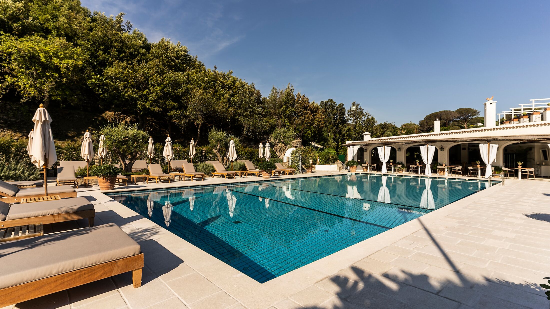 Botania-2021-Swimming-Pool-001-121772-Hybris