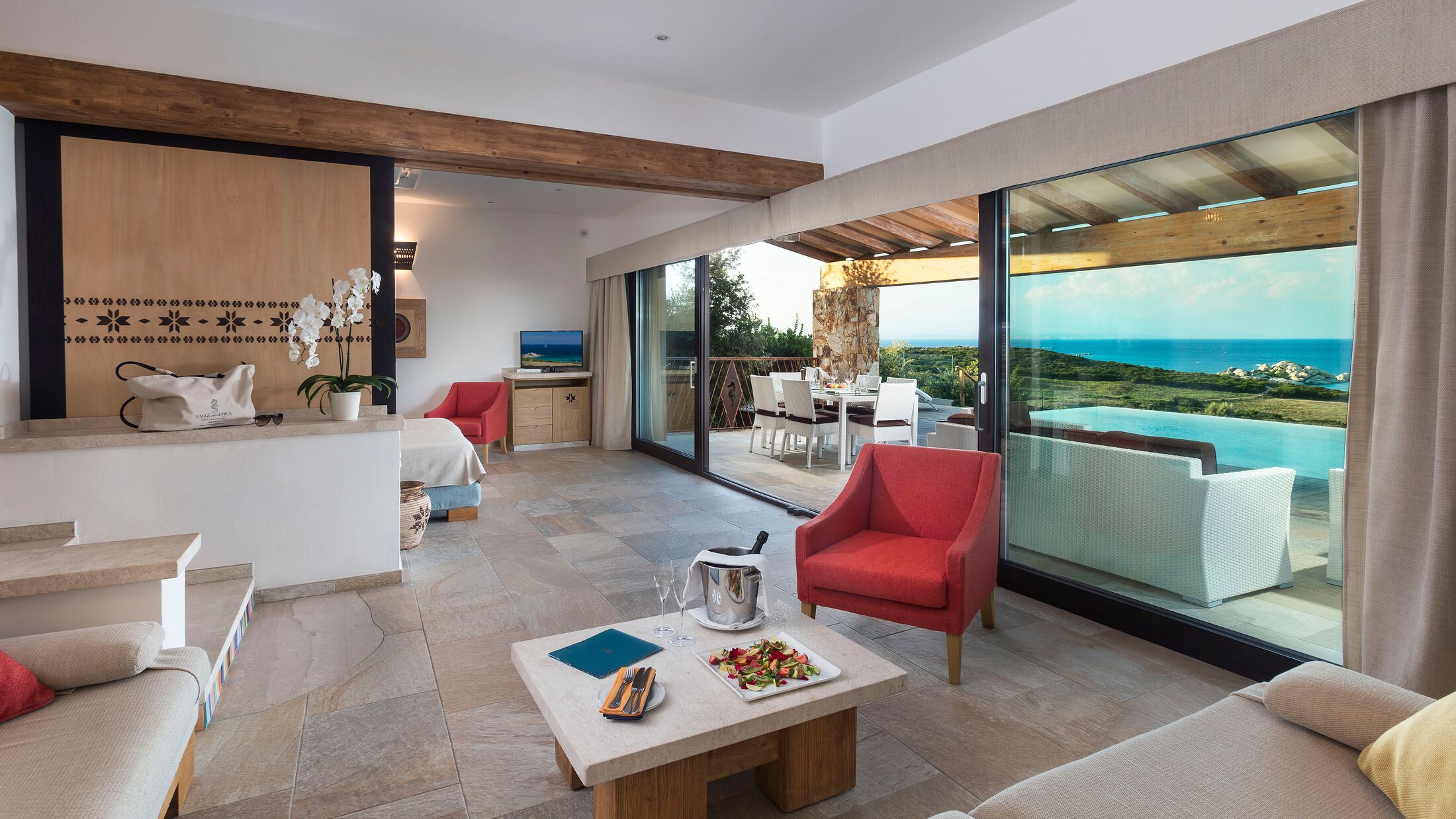 Erica-2023-Family-Suite-Licciola-Sea-View-003-119418-Hybris