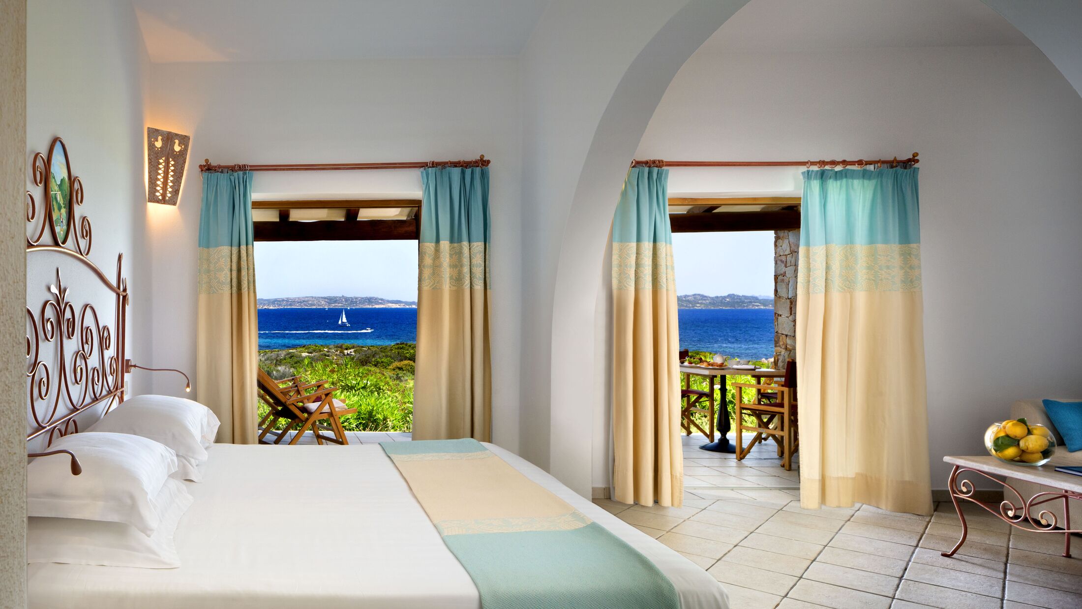 Erica-2023-Junior-Suite-Mirtilla-Sea-View-001-119418-Hybris