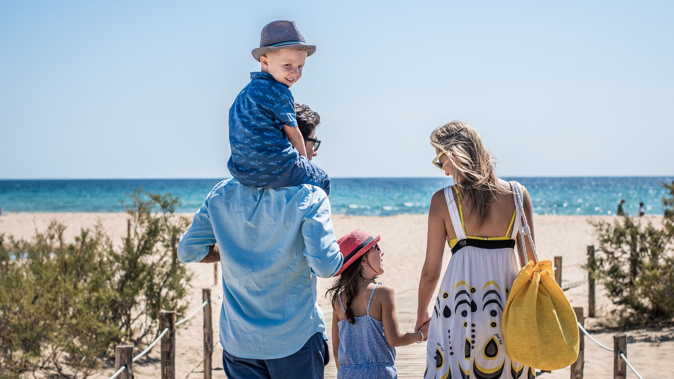 111495_Family_Beach_001.jpg-Hybris