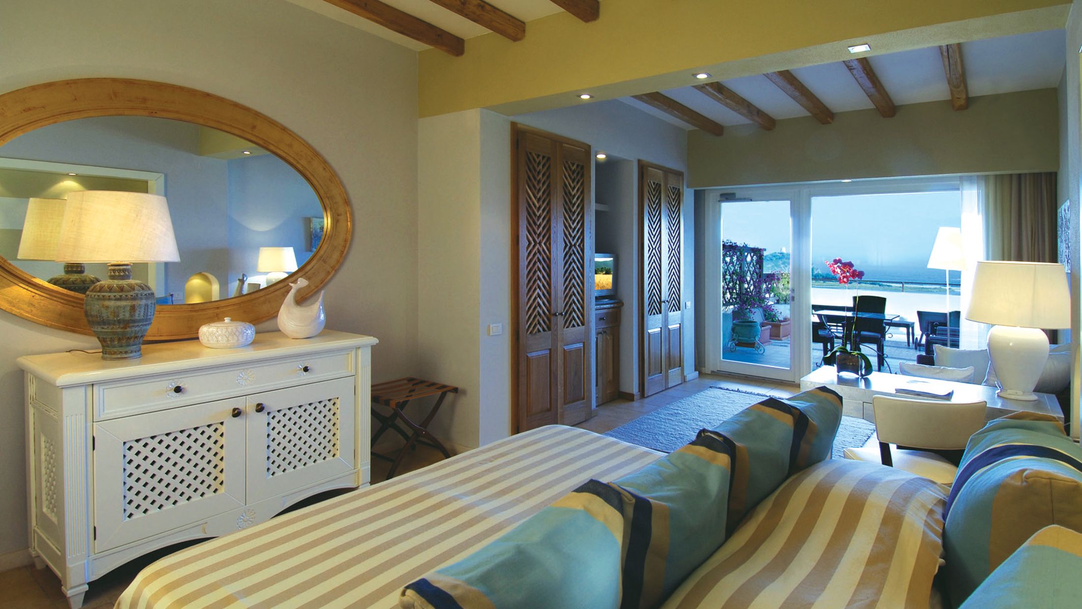 CAG.S.2009.111495.050.jpg-Hybris