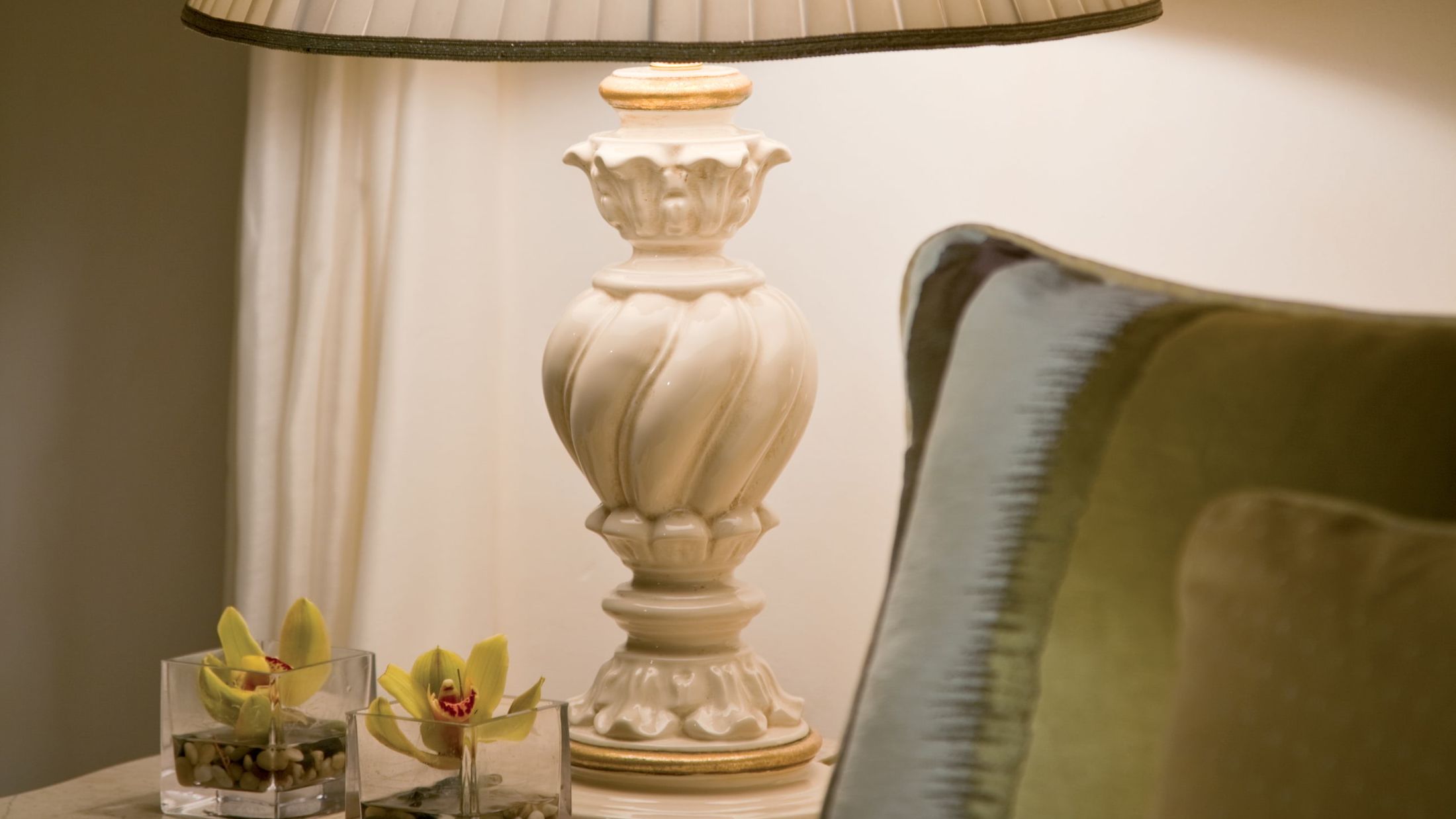 108586-Family-Room-001-Hybris