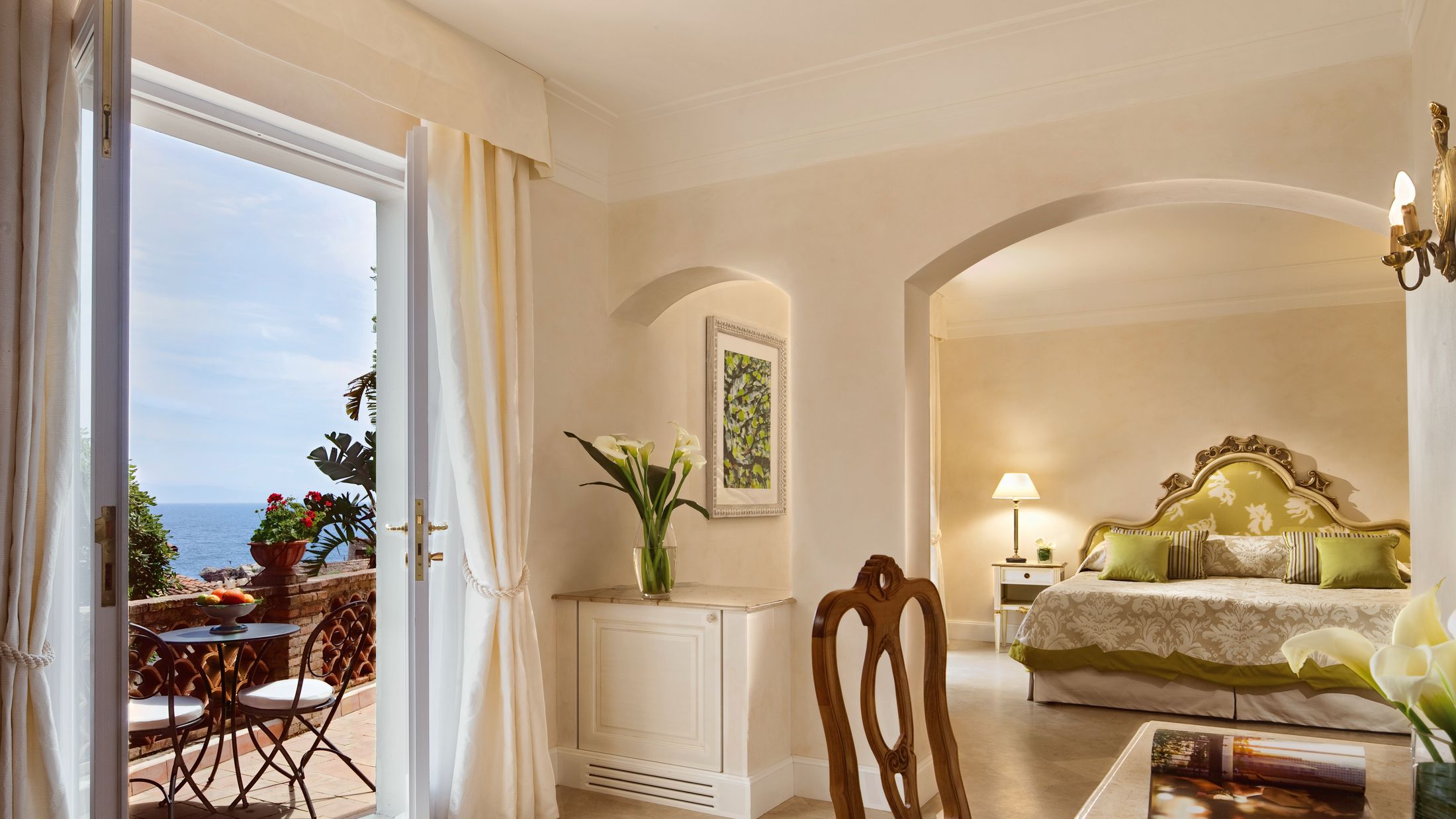 105146-Deluxe-Junior-Suite-001-Hybris