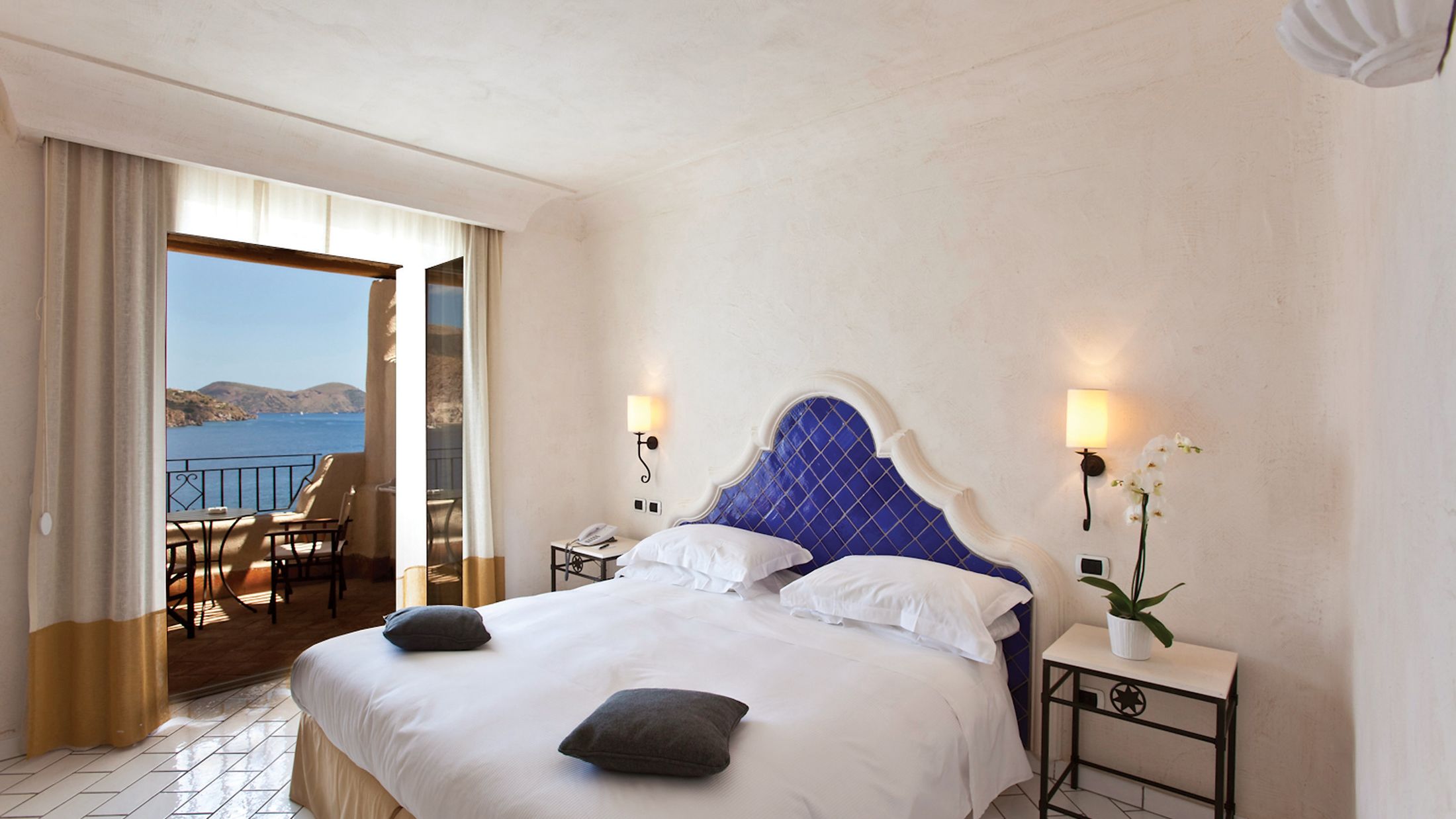 PMO.A.2010.116780.030.jpg-Hybris