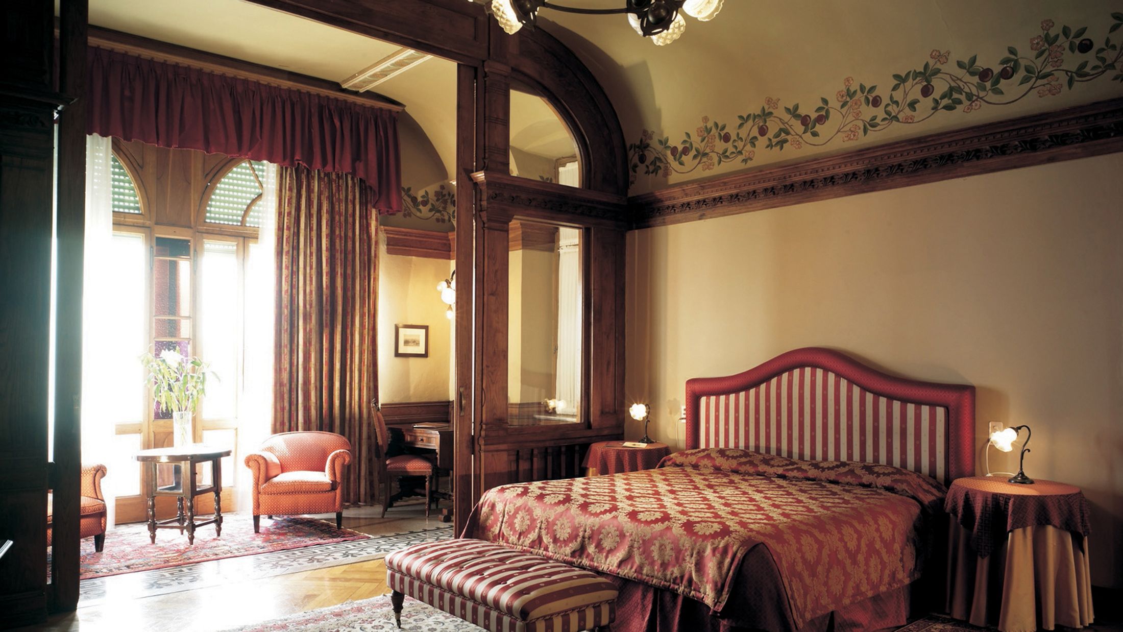 VRN.A.2007.114930.027.jpg-Hybris