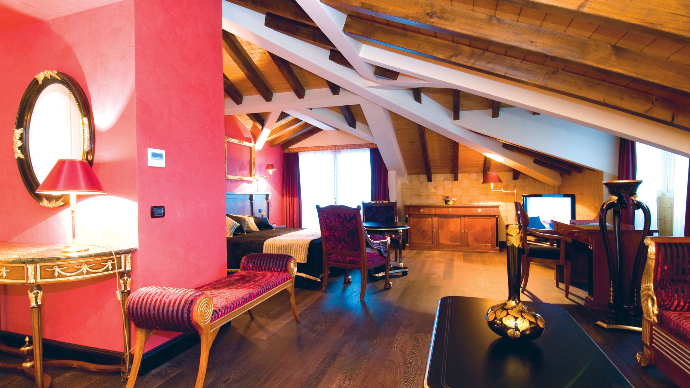 VRN.A.2009.114930.033.jpg-Hybris