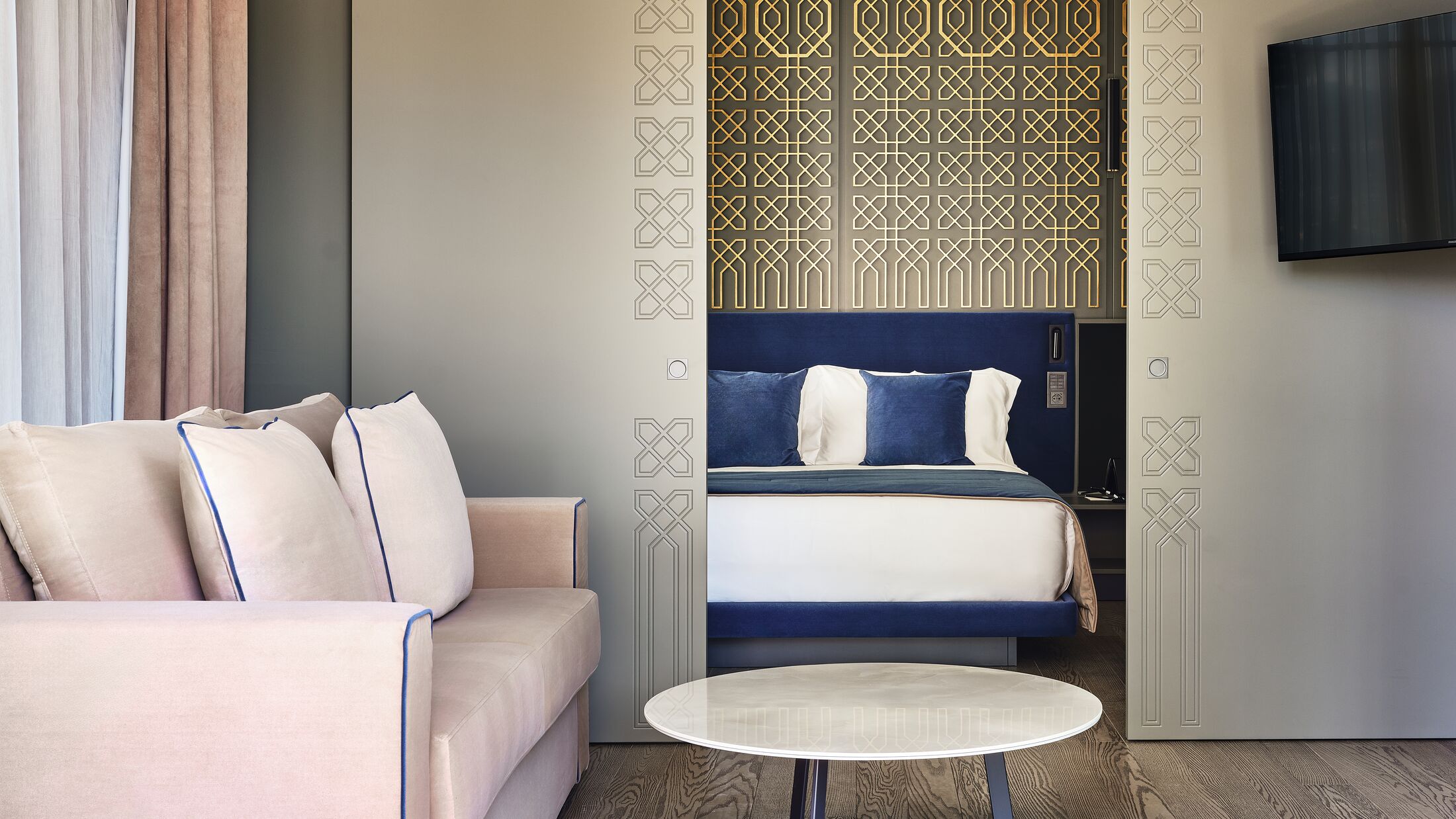 Boutique-Stresa-2023-Junior-Suite-Side-Lake-View-004-121915-Hybris