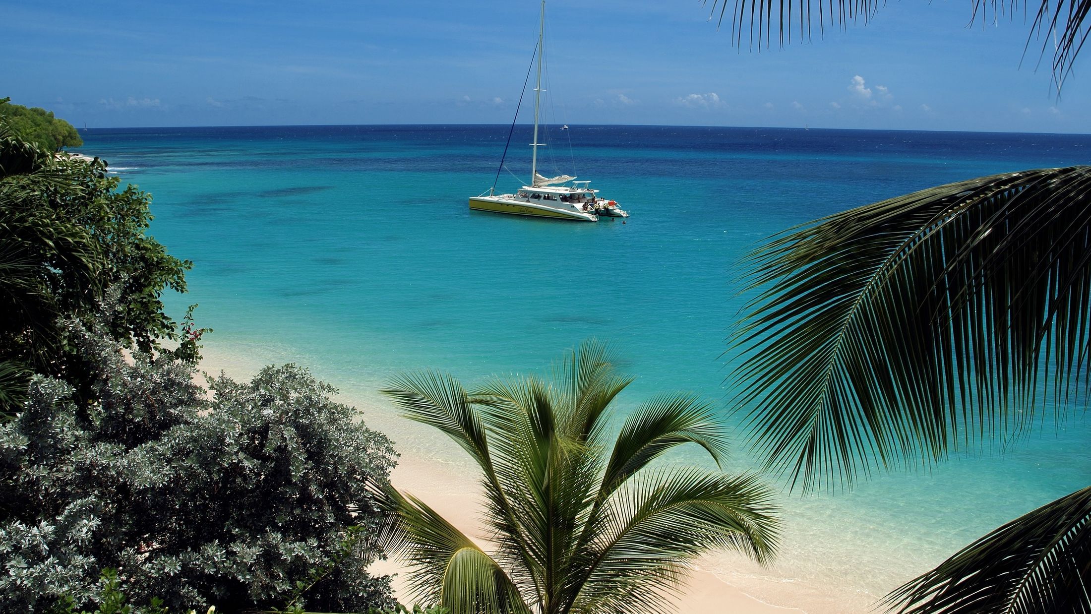 000163_Catamaran in cove_Barbados_VisitBarbados-Hybris
