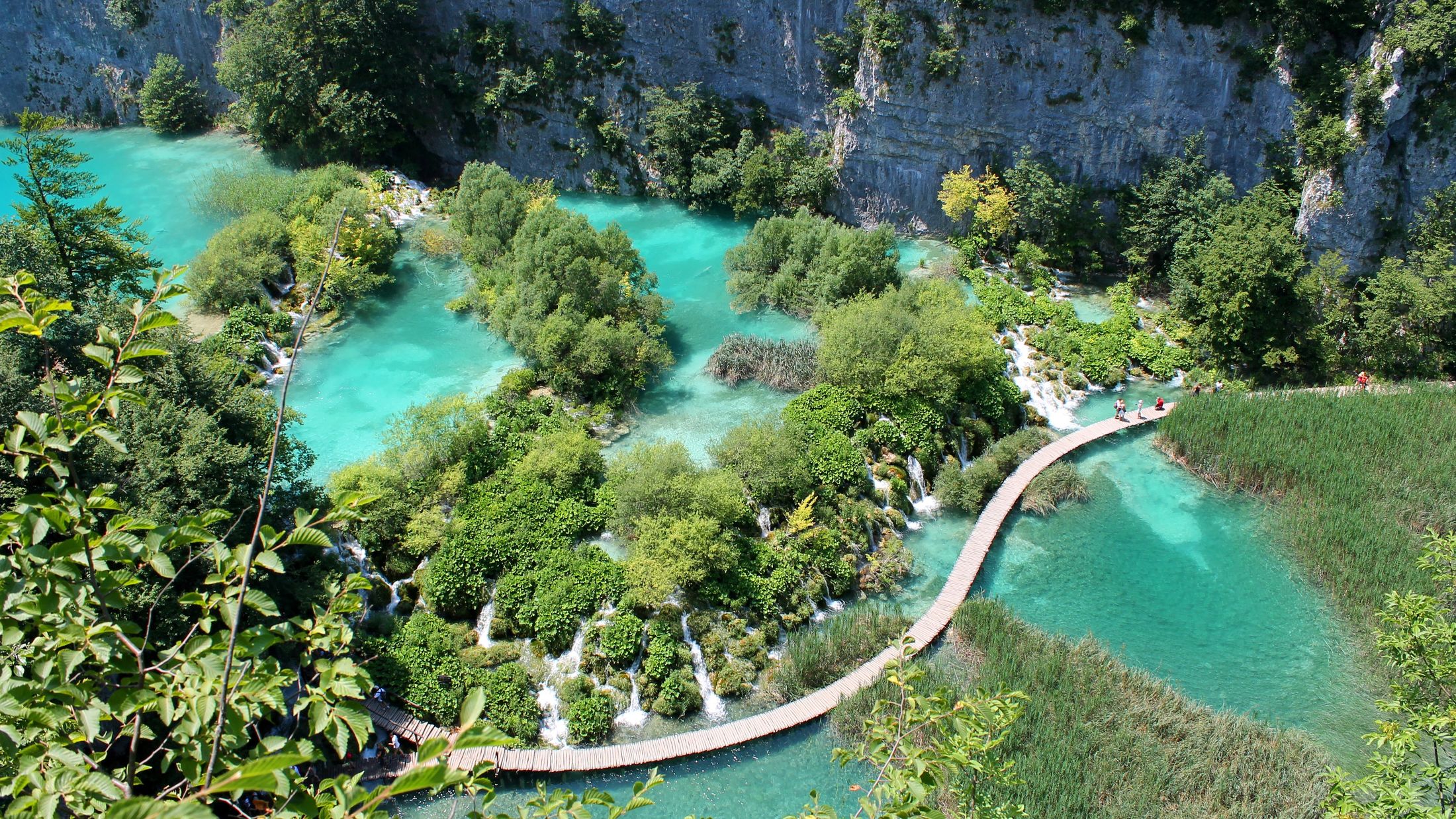 050955-plitvice-lakes-Croatia-pixabay-984280-Hybris