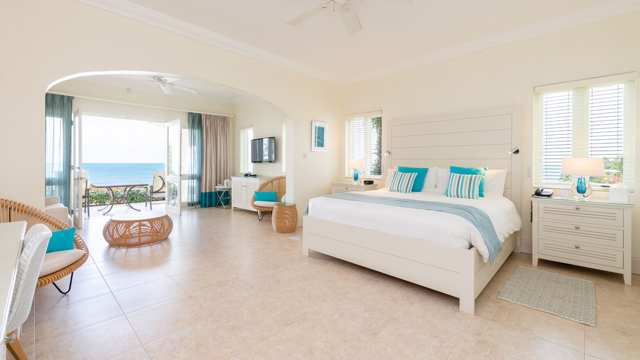 Blue-Waters-2022-Cove-Suite-002-107251-Hybris