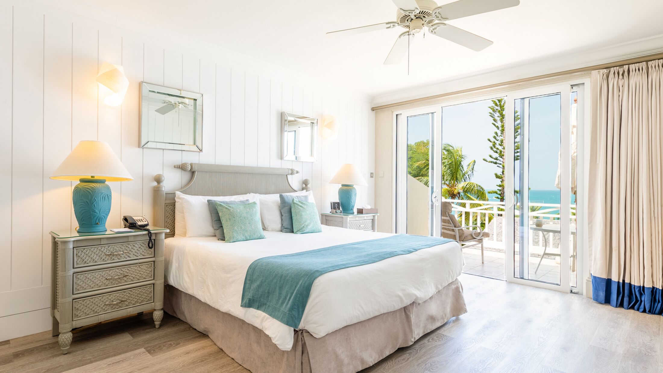 Blue-Waters-2022-Deluxe-Beachfront-001-107251-Hybris