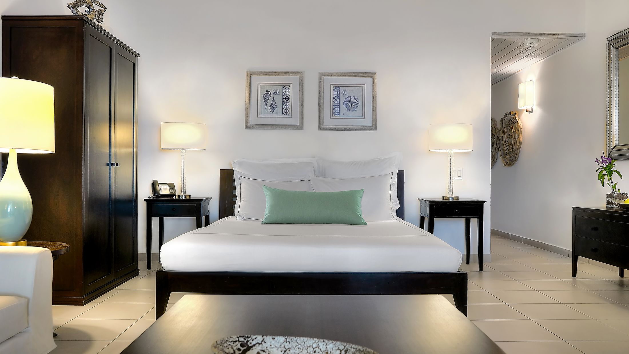 117553 Beach Suite 001-Hybris