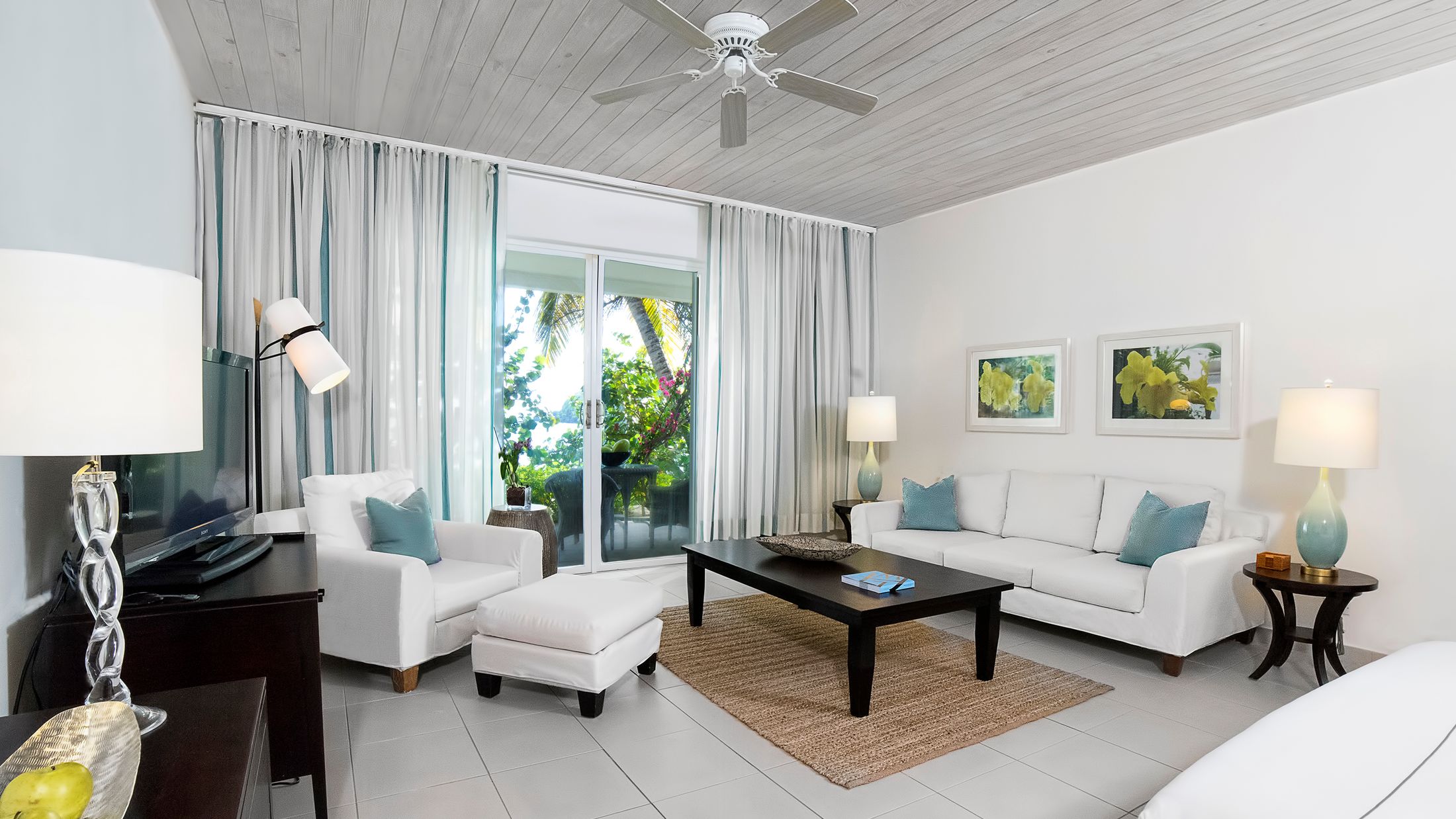 117553 Beach Suite 002-Hybris