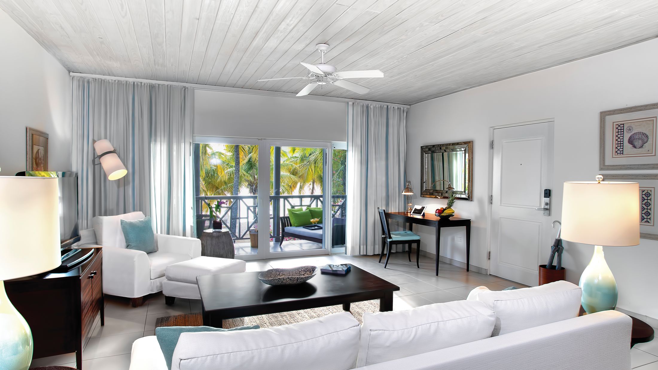 117553 Ocean Suite 002-Hybris