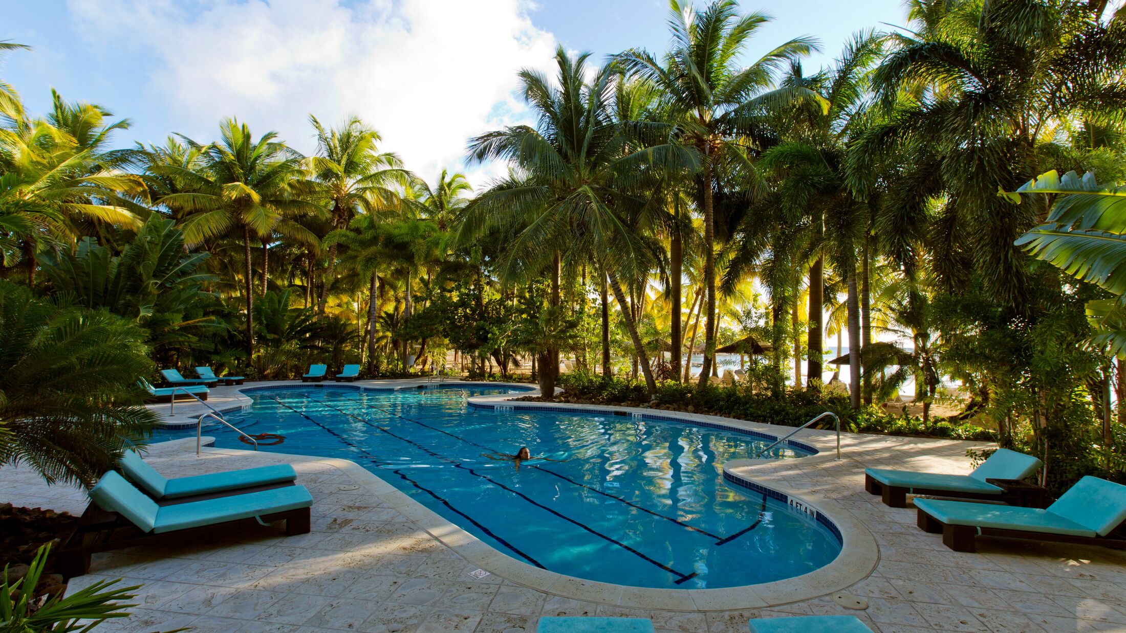 Curtain-Bluff-2022-Swimming-Pool-002-120532-Hybris