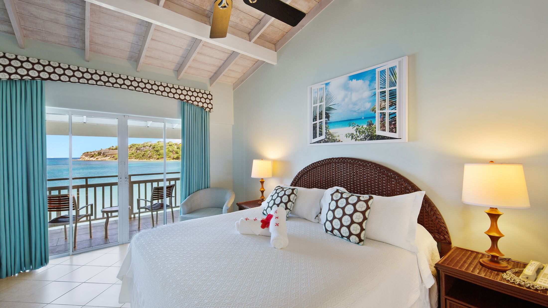 Pineapple-Beach-2022-Waterfront-Room-003-100236-Hybris