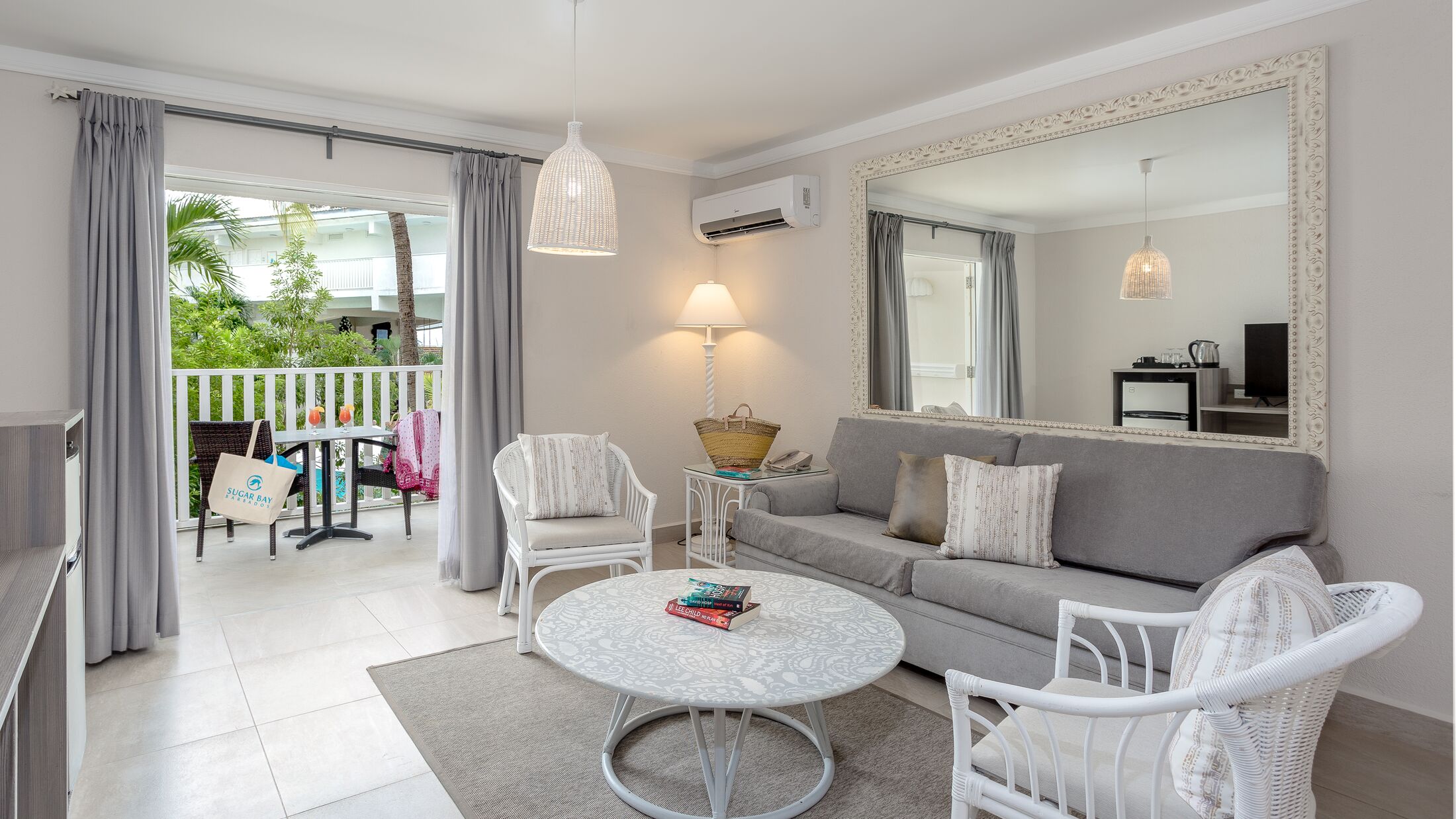 Sugar-Bay-2023-Deluxe-Signature-Room-003-120096-Hybris