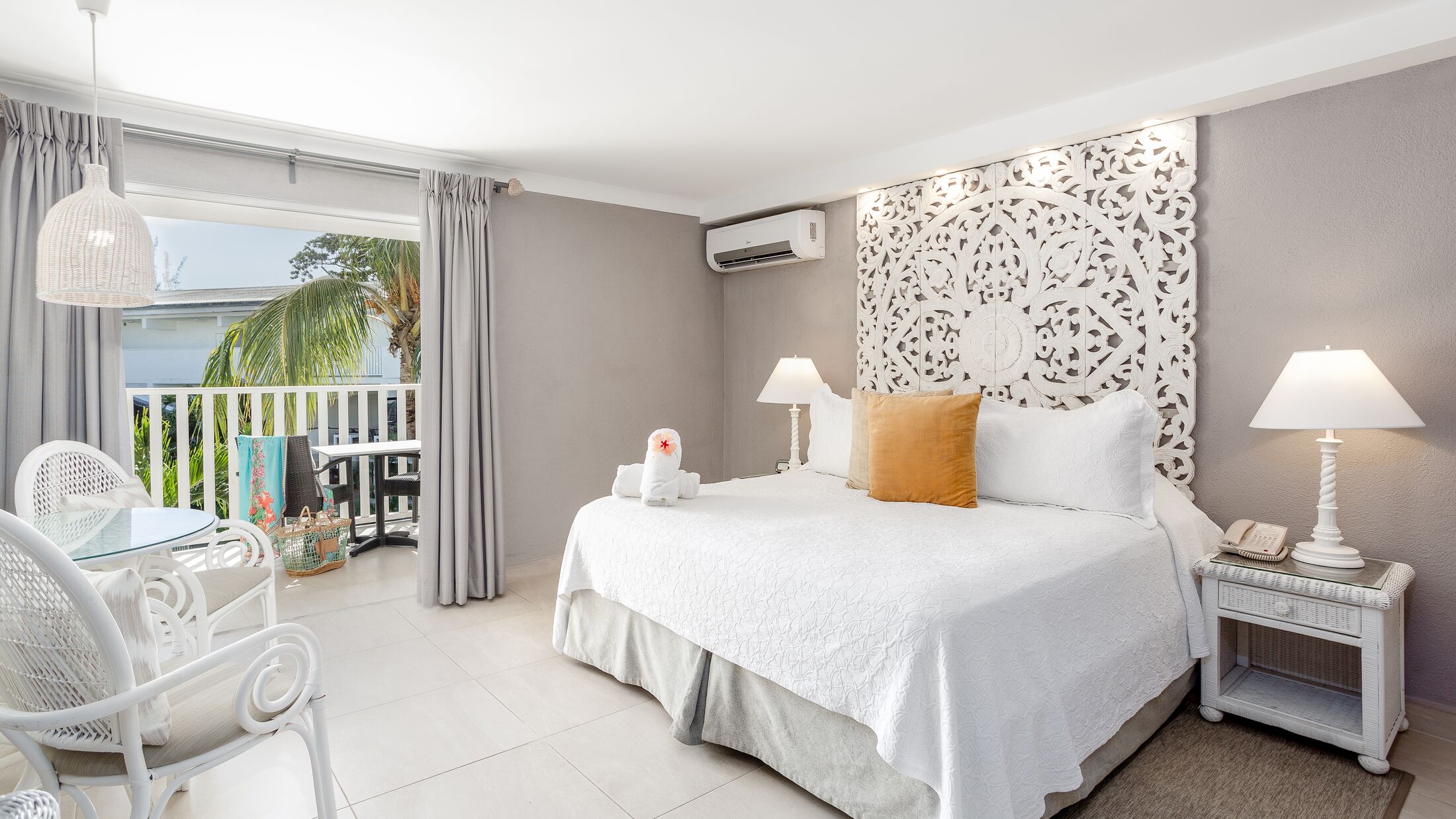 Sugar-Bay-2023-Signature-Room-003-120096-Hybris