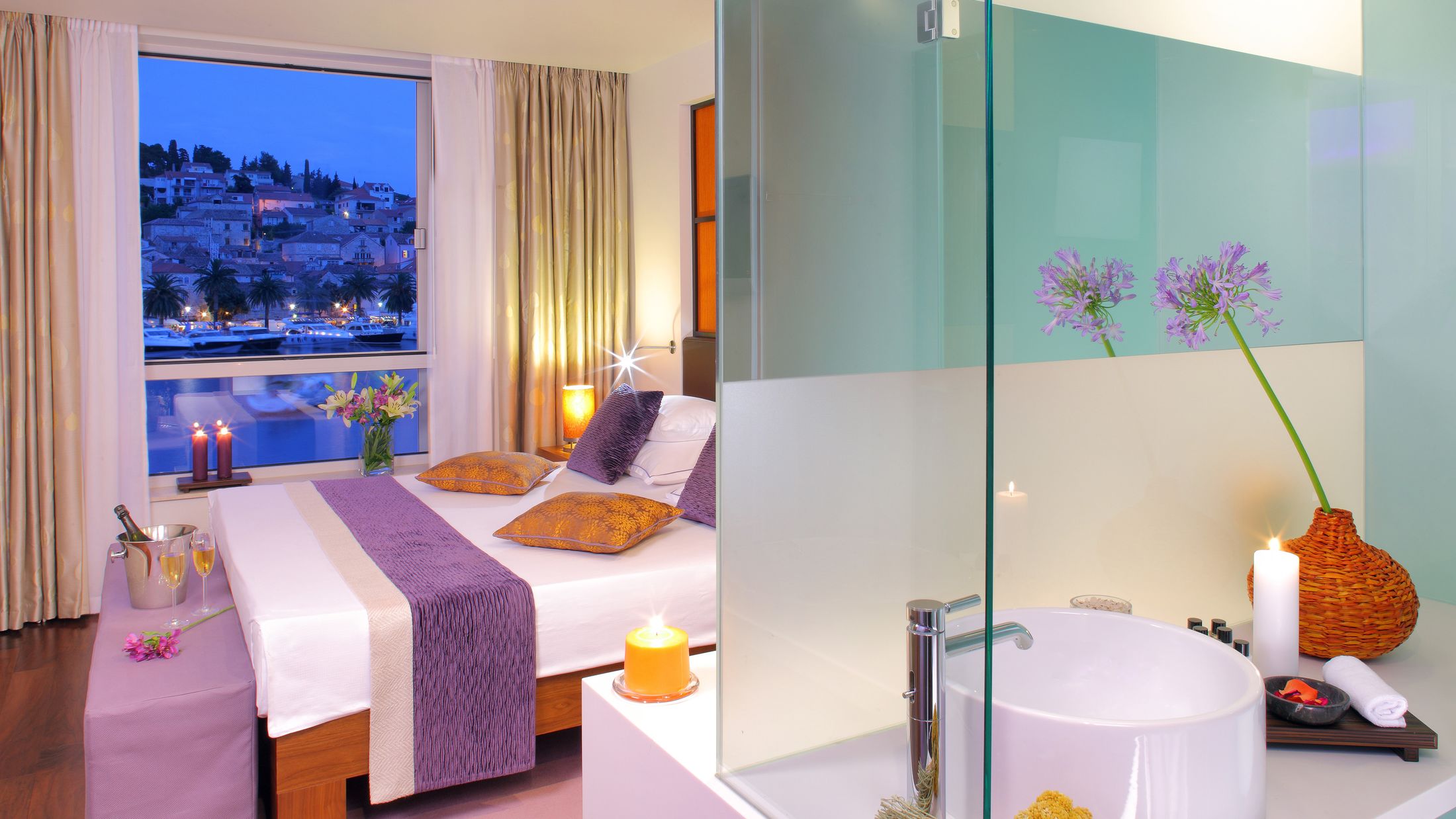 121296-Superior-Room-002-Hybris