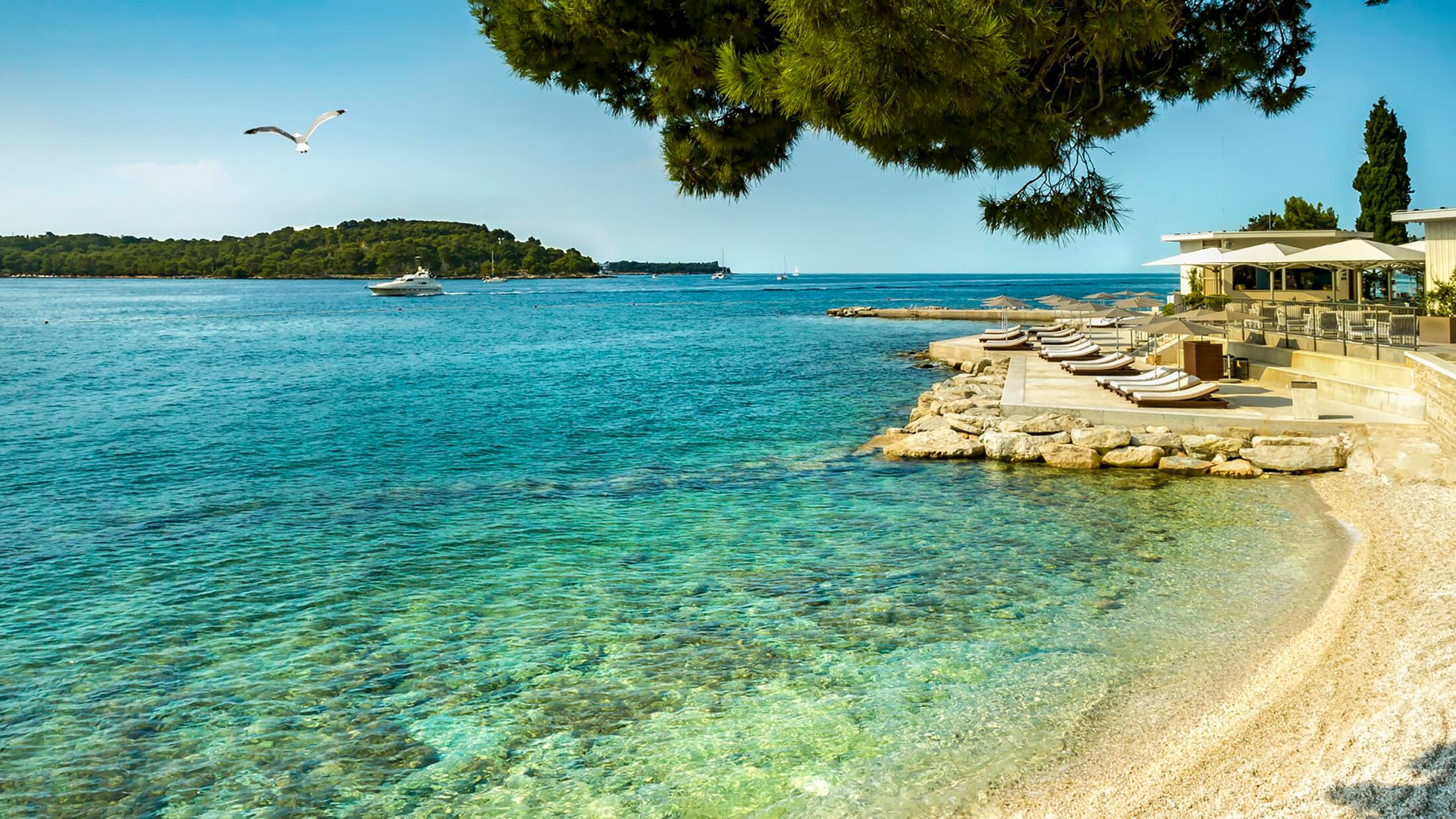 Adriatic-Rovinj-2023-Beach-View-001-300341-Hybris