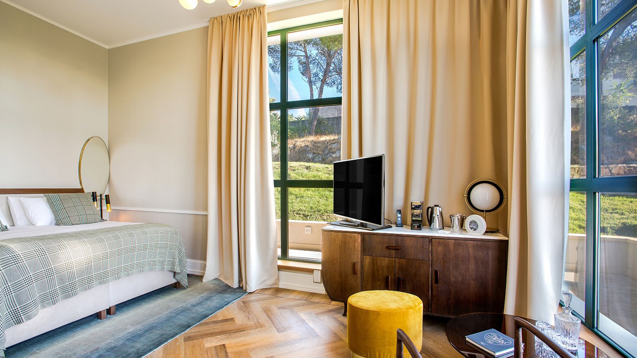 121391-Loft-Room-004-Hybris