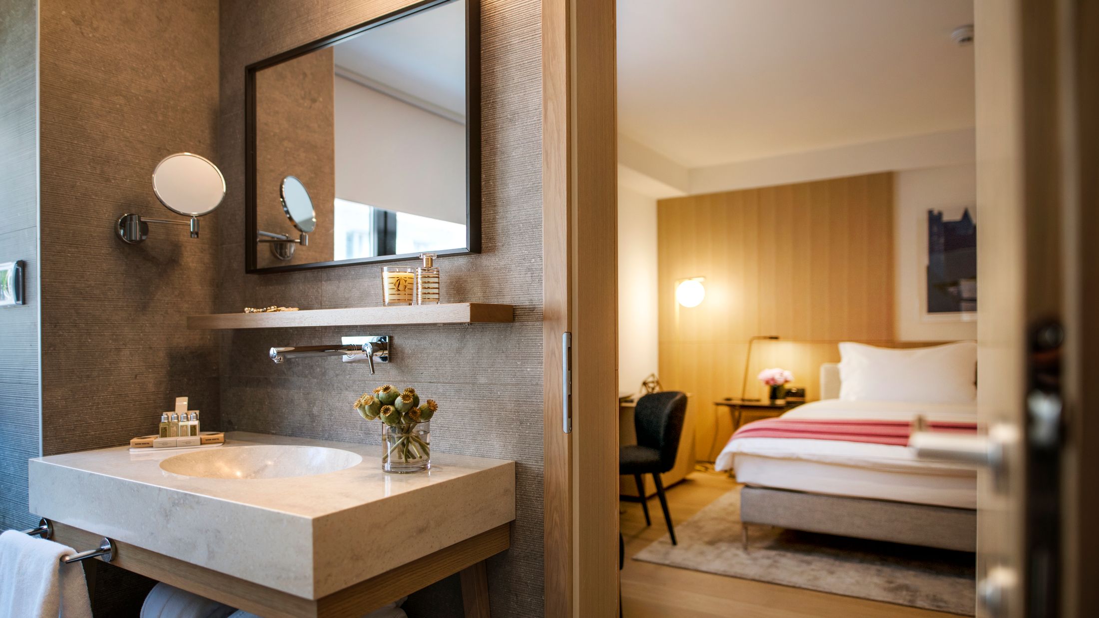 118686-Classic-Tower-Room-Hybris