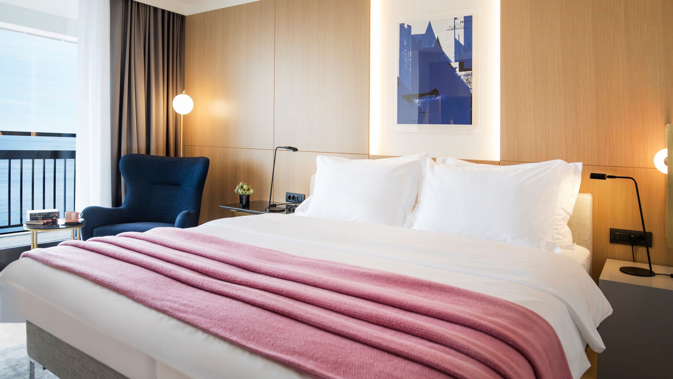 118686-Deluxe-Tower-Room-Hybris