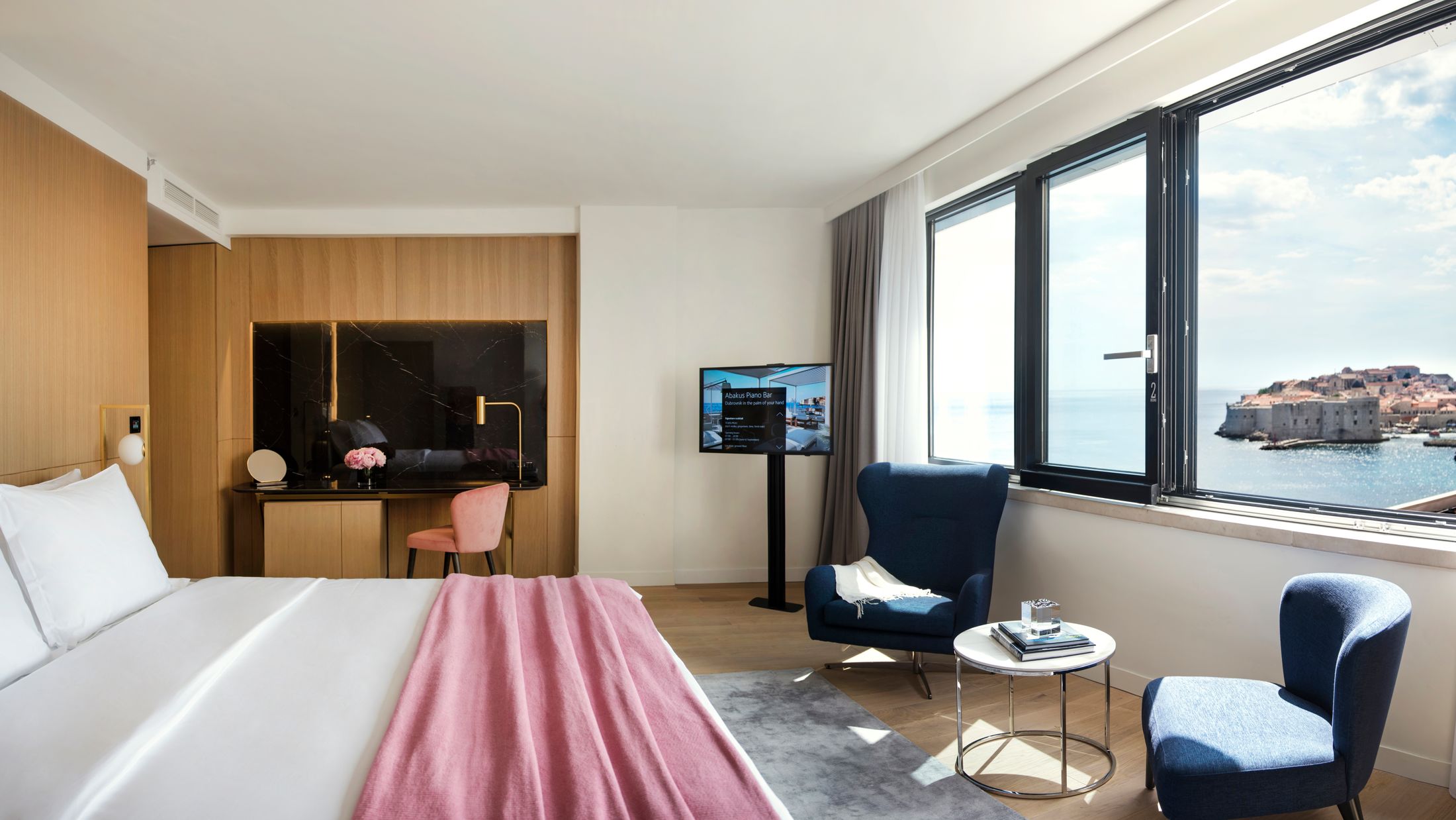 118686-Superior-Tower-Room-Hybris