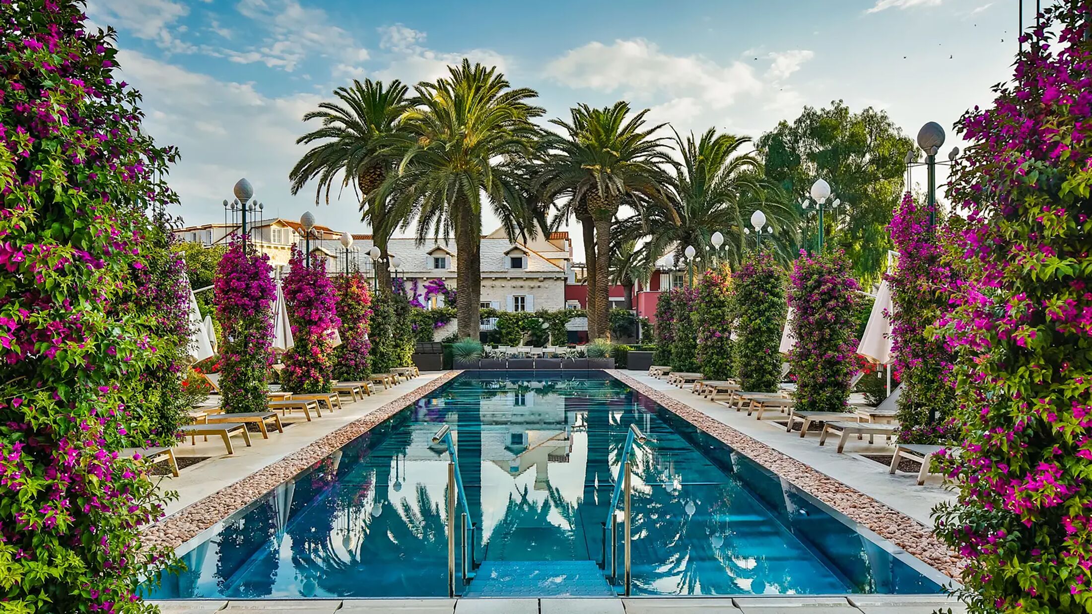 Lemongarden-Brac-2023-Swimming-Pool-001-300341-Hybris