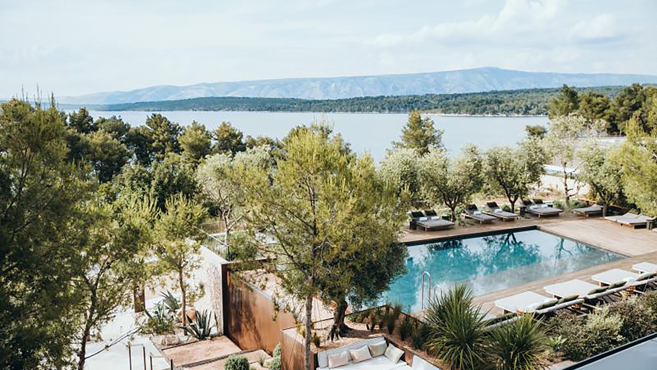 Maslina-Hvar-2023-Swimming-Pool-001-300341-Hybris