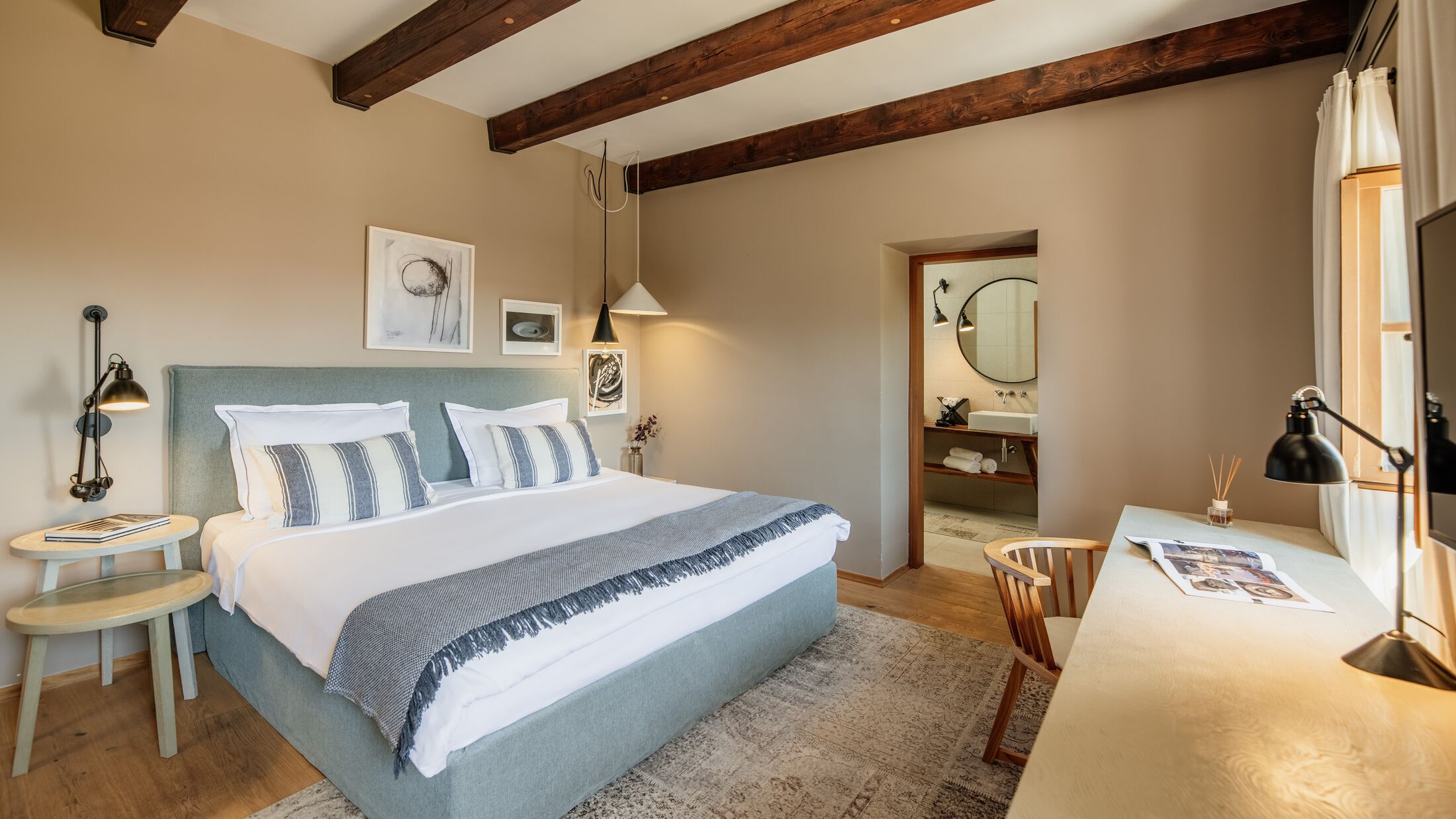 Meneghetti-2024-Superior-Room-001-121949-Hybris