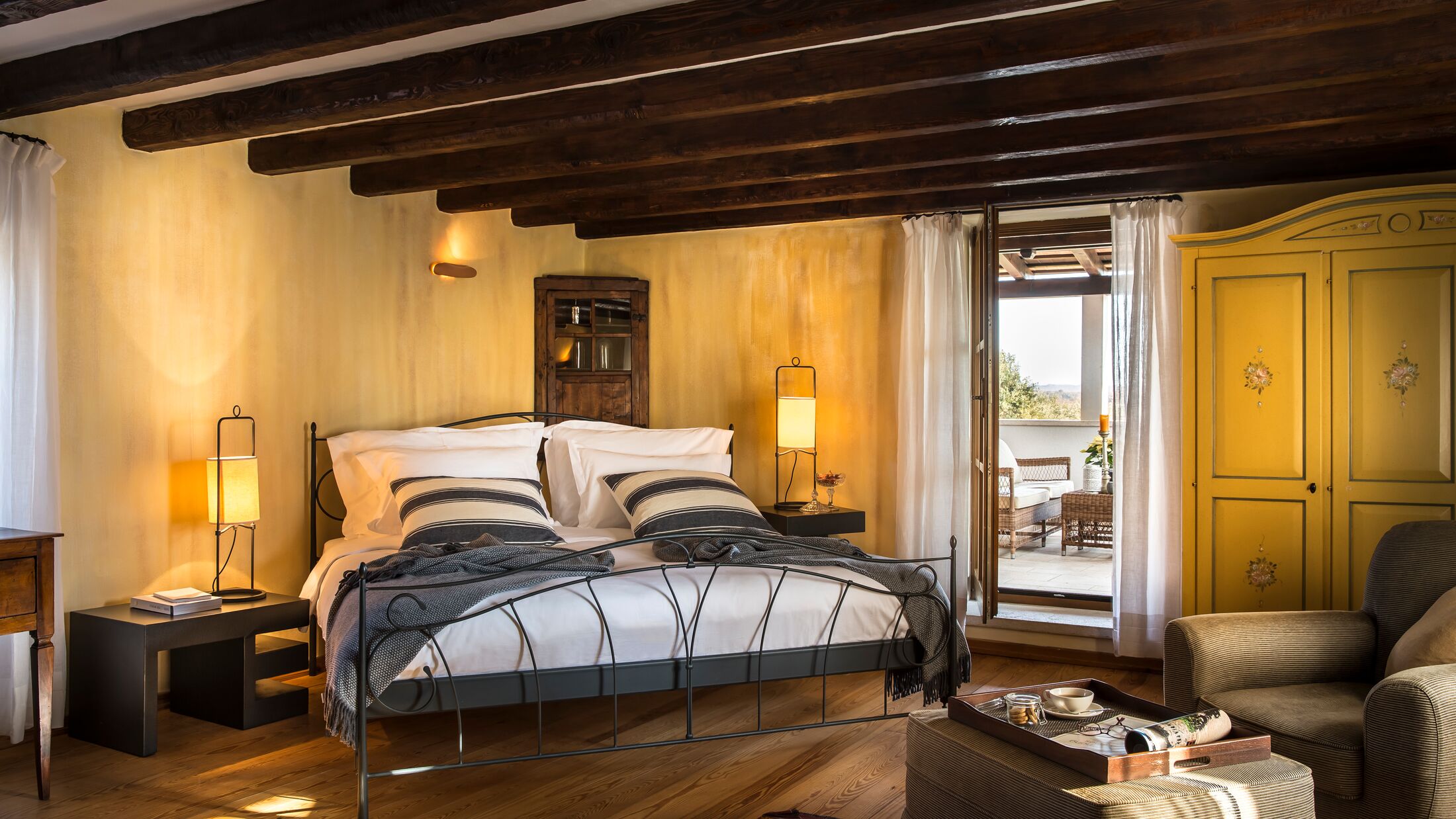 Meneghetti-2024-Vintage-Suite-002-121949-Hybris