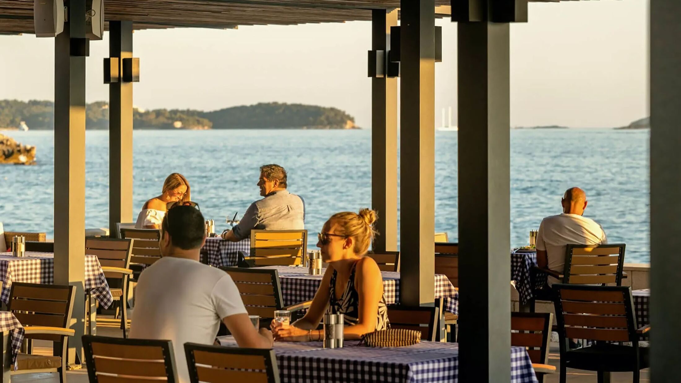 Oleandar Bar & Bistro