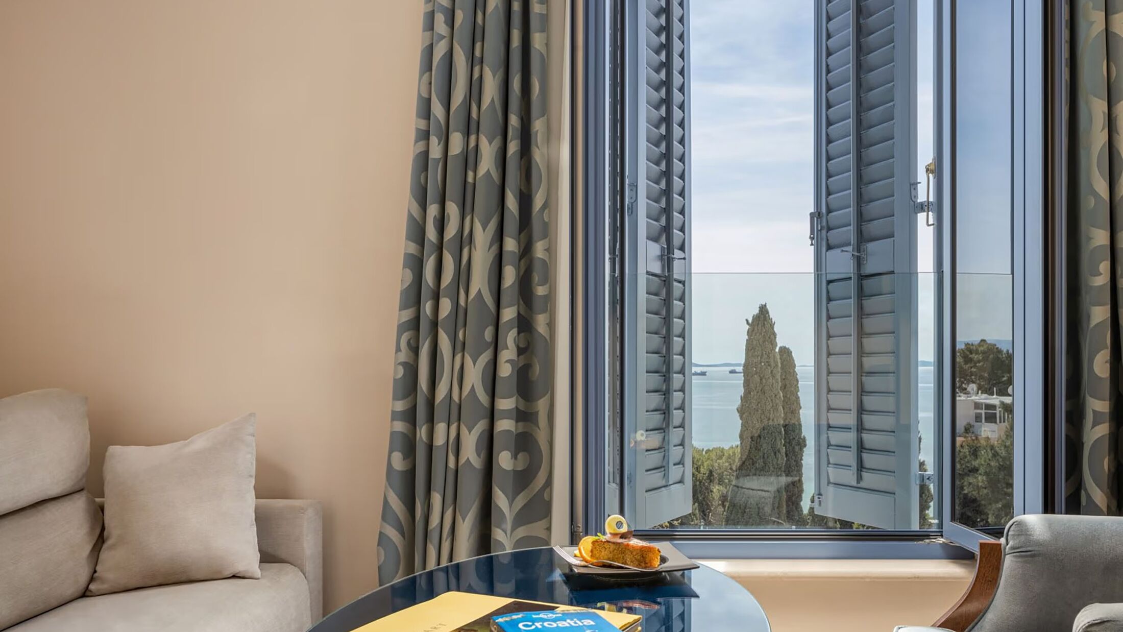 Deluxe Room with Sea View