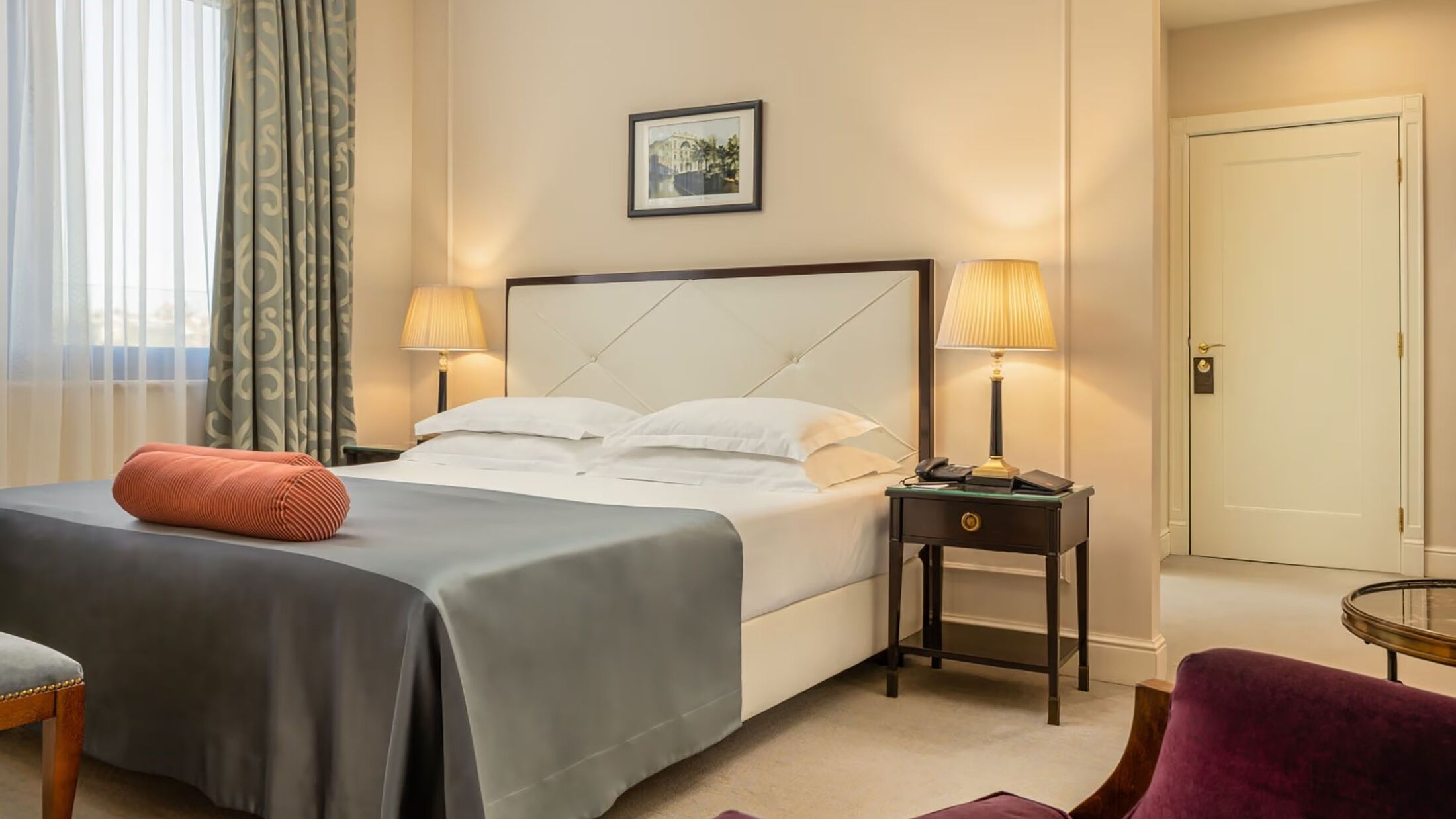 Junior Suite with Side Sea View