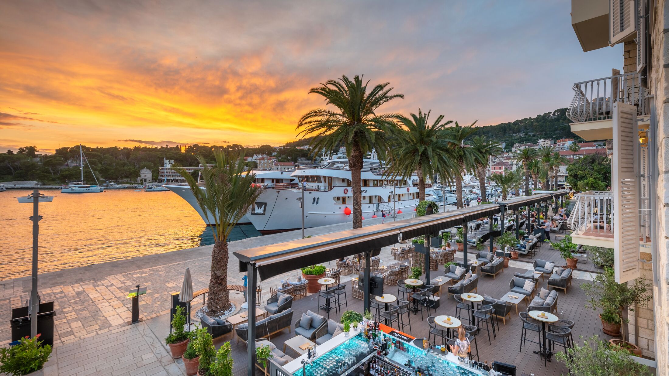 Riva-Marina-Hvar-2023-Sunset-Harbour-View-001-300341-Hybris