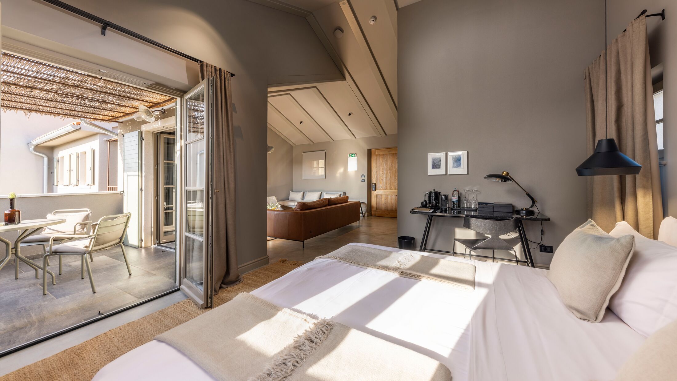 San-Canzian-2023-Executive-Room-002-121928-Hybris