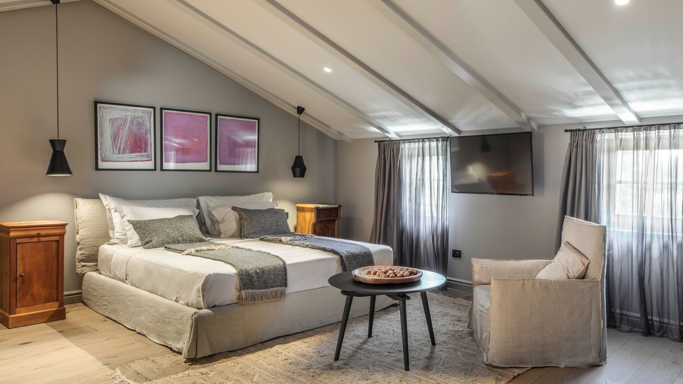 San-Canzian-2024-Superior-Room-001-121928-Hybris