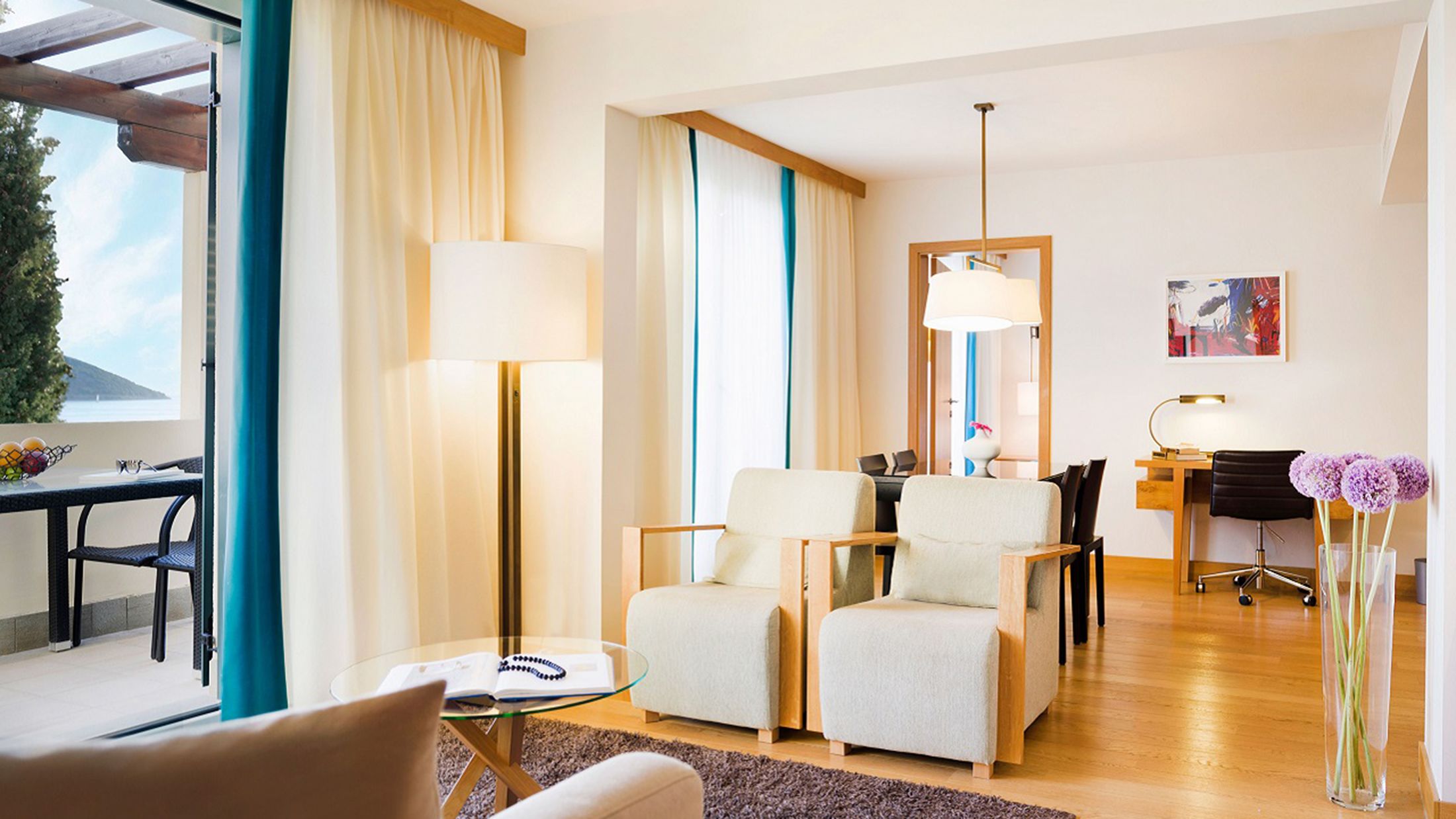 120426-Two-bedroom-sea-view-residence-2-Hybris