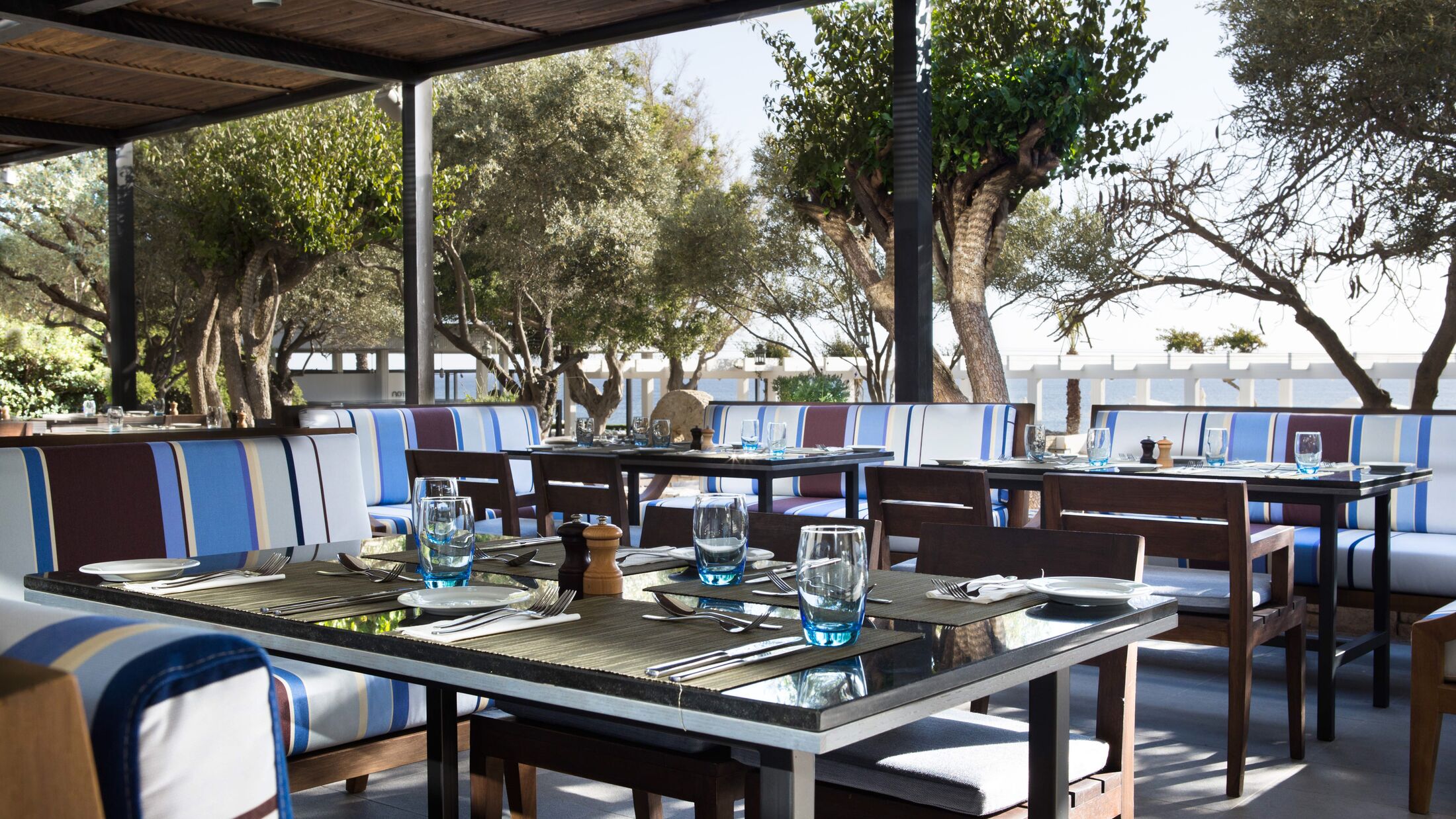 Almyra-2023-Mosaics-Restaurant-002-111299-Hybris