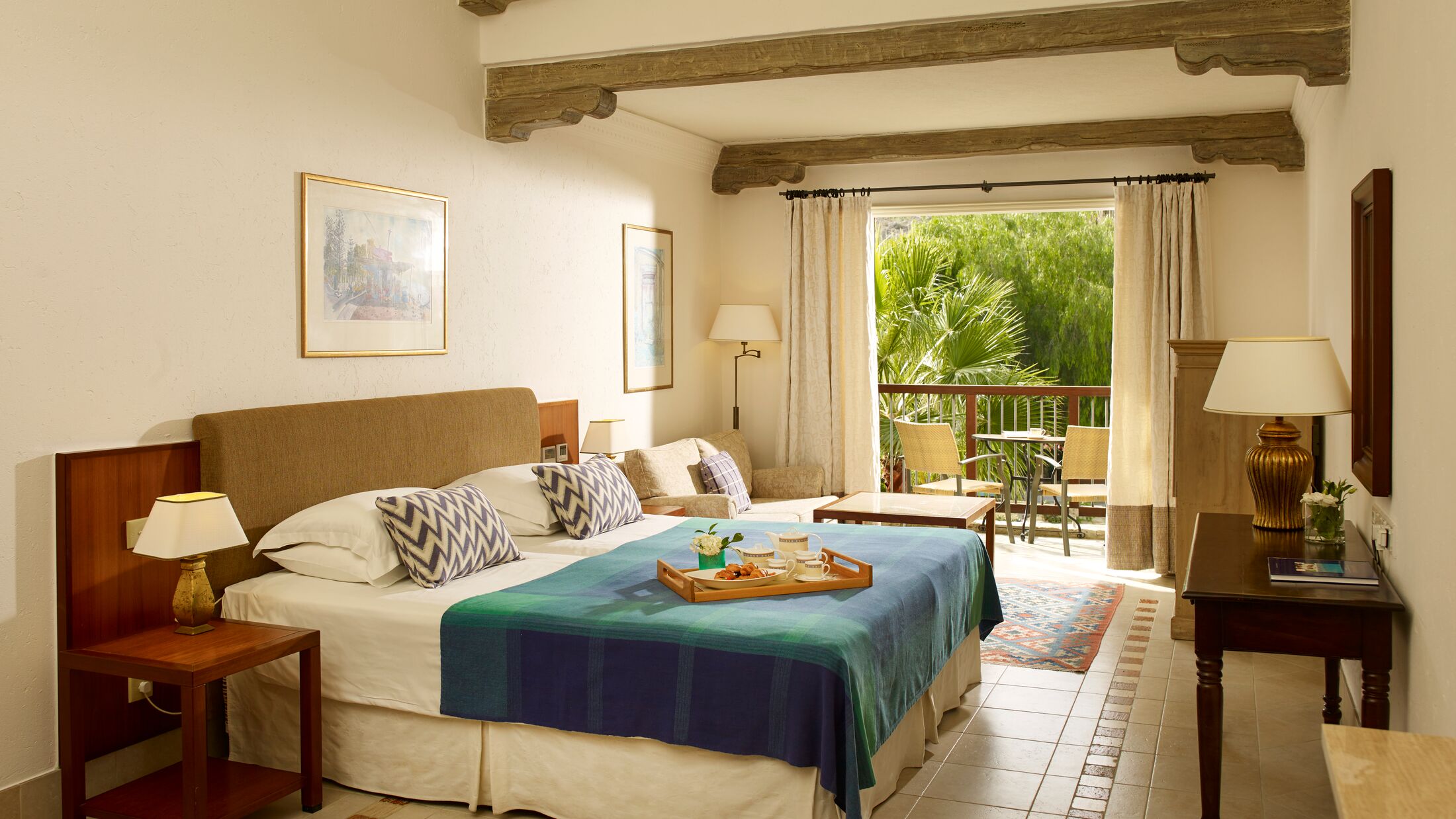 Columbia-Beach-2024-West-Junior-Suite-Pool-View-002-117443-Hybris