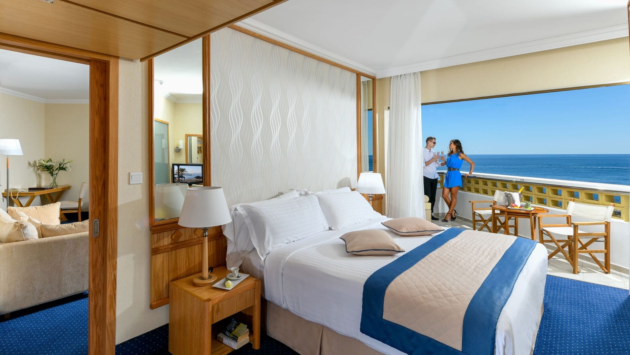 Suite with Jacuzzi and Sea View