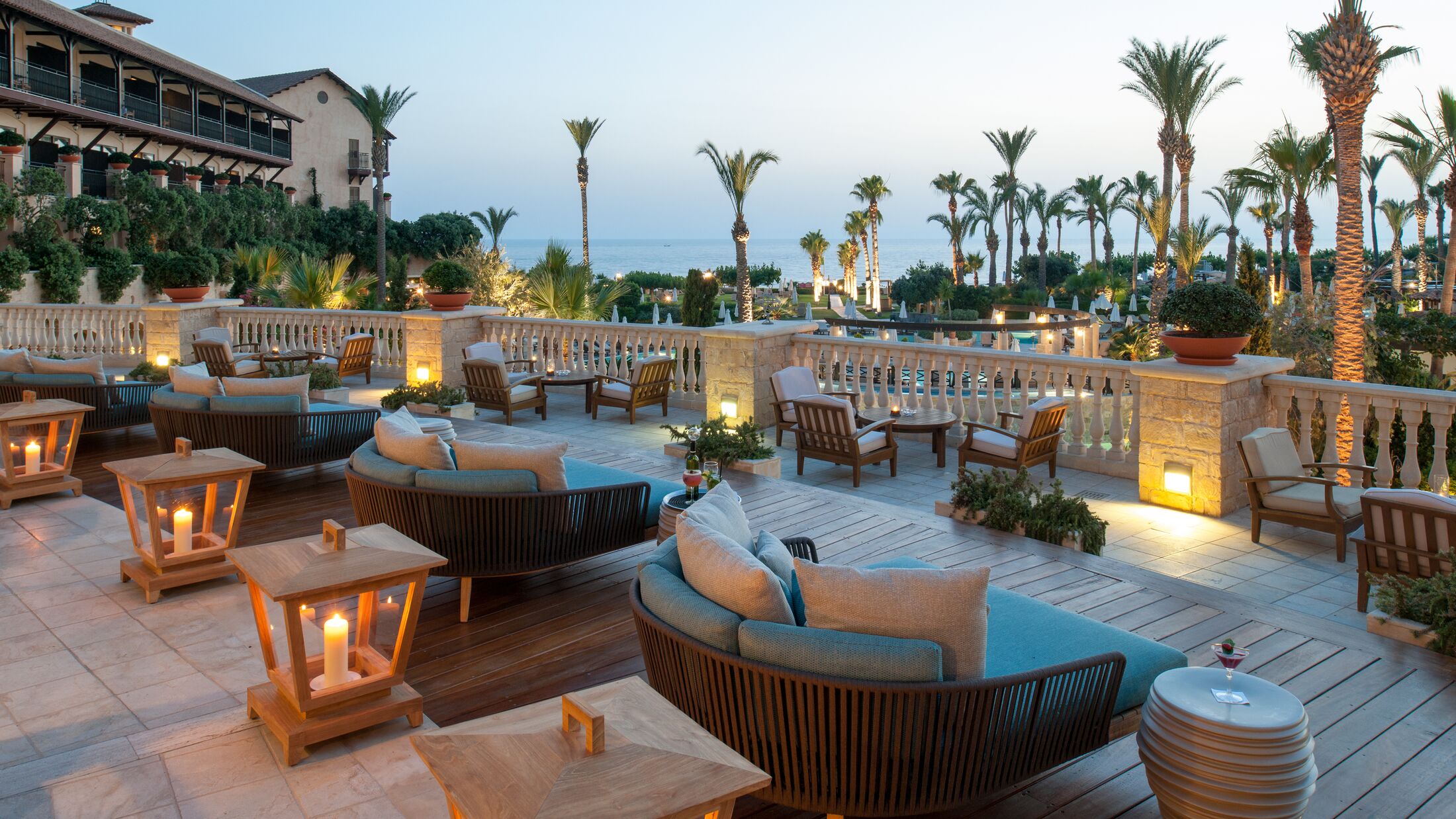 Elysium-2023-Sunset-Terrace-002-108984-Hybris