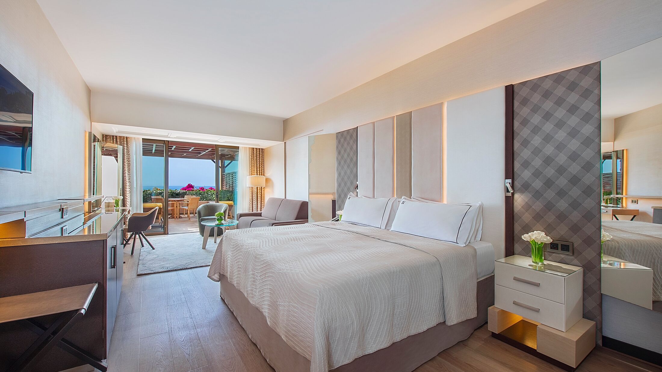 Four-Seasons-Limassol-2024-Family-Room-Large-Terrace-001-101481-Hybris