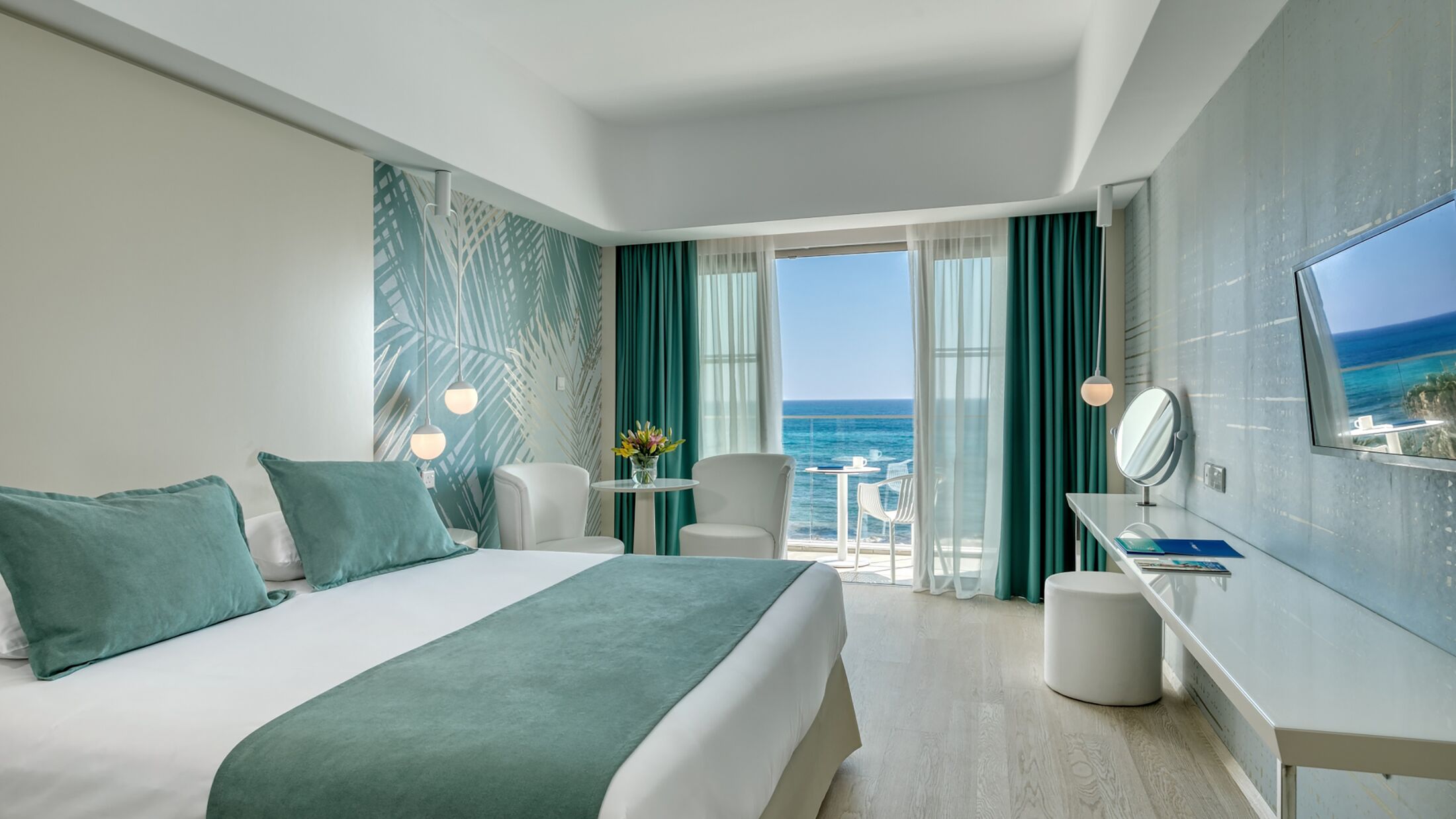 Louis-Ivi-Mare-2024-Deluxe-Room-001-121995-Hybris